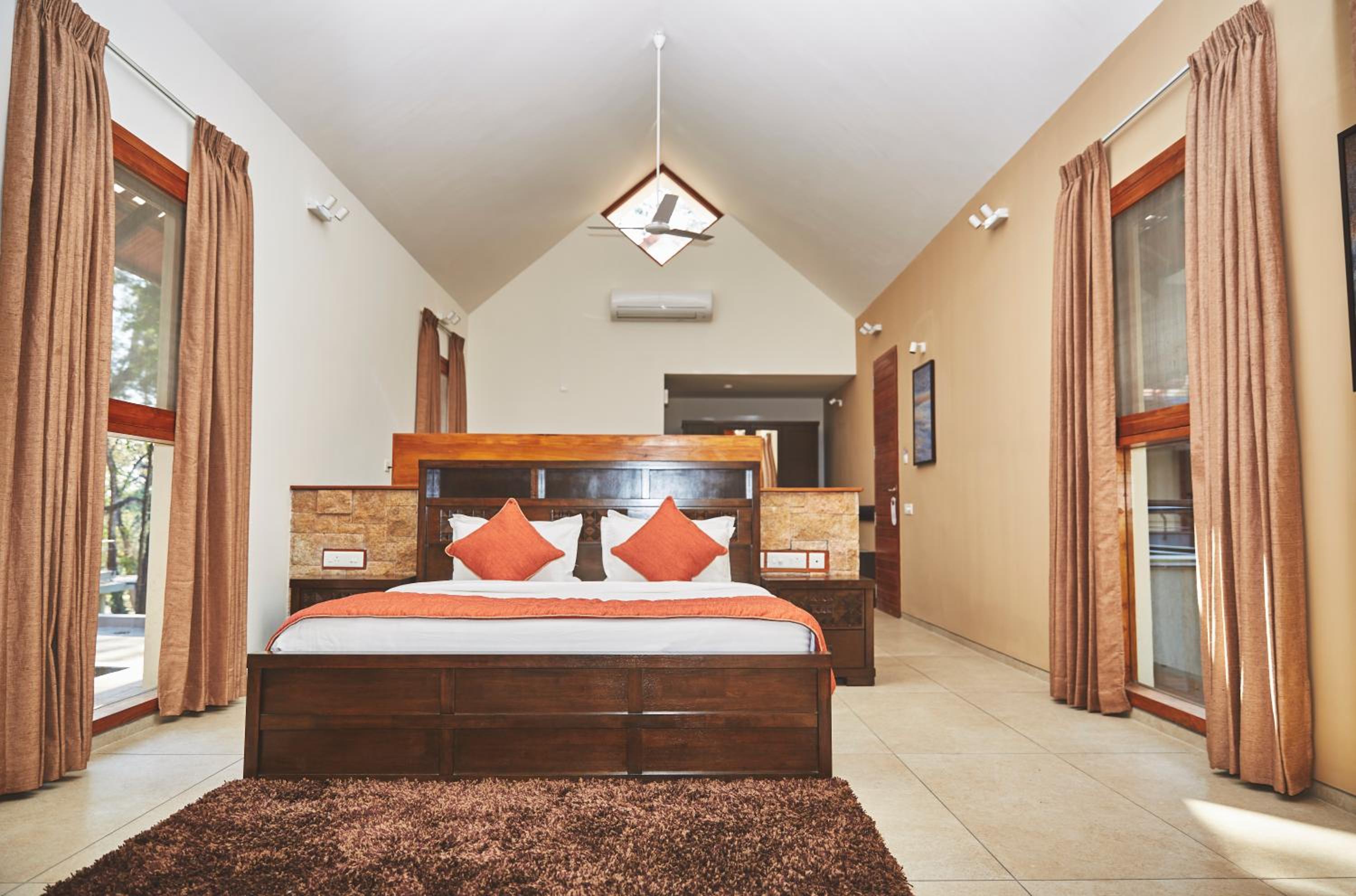Premium Room with Balcony - Photo 1