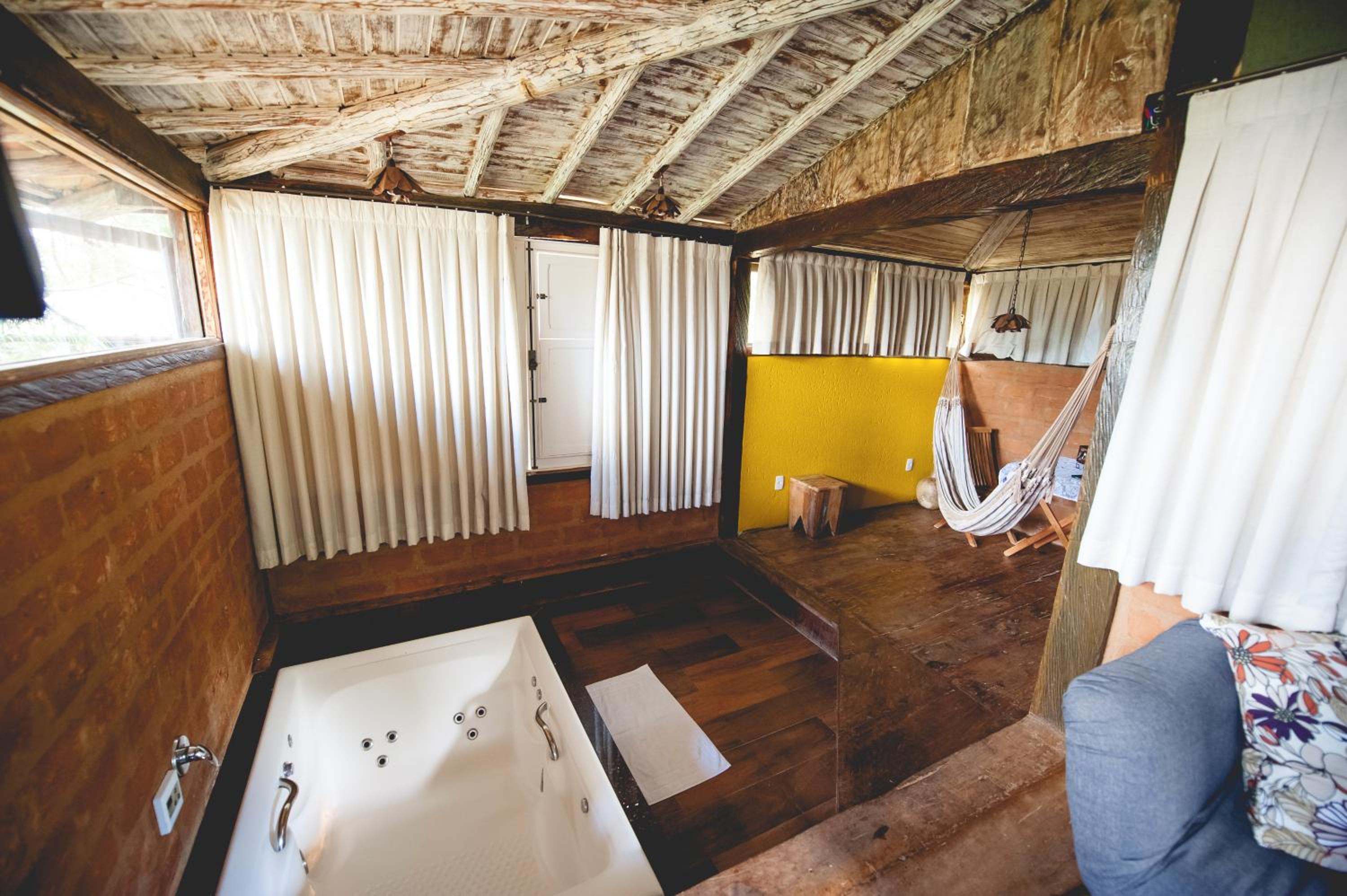 Bungalow with Spa Bath photo 2