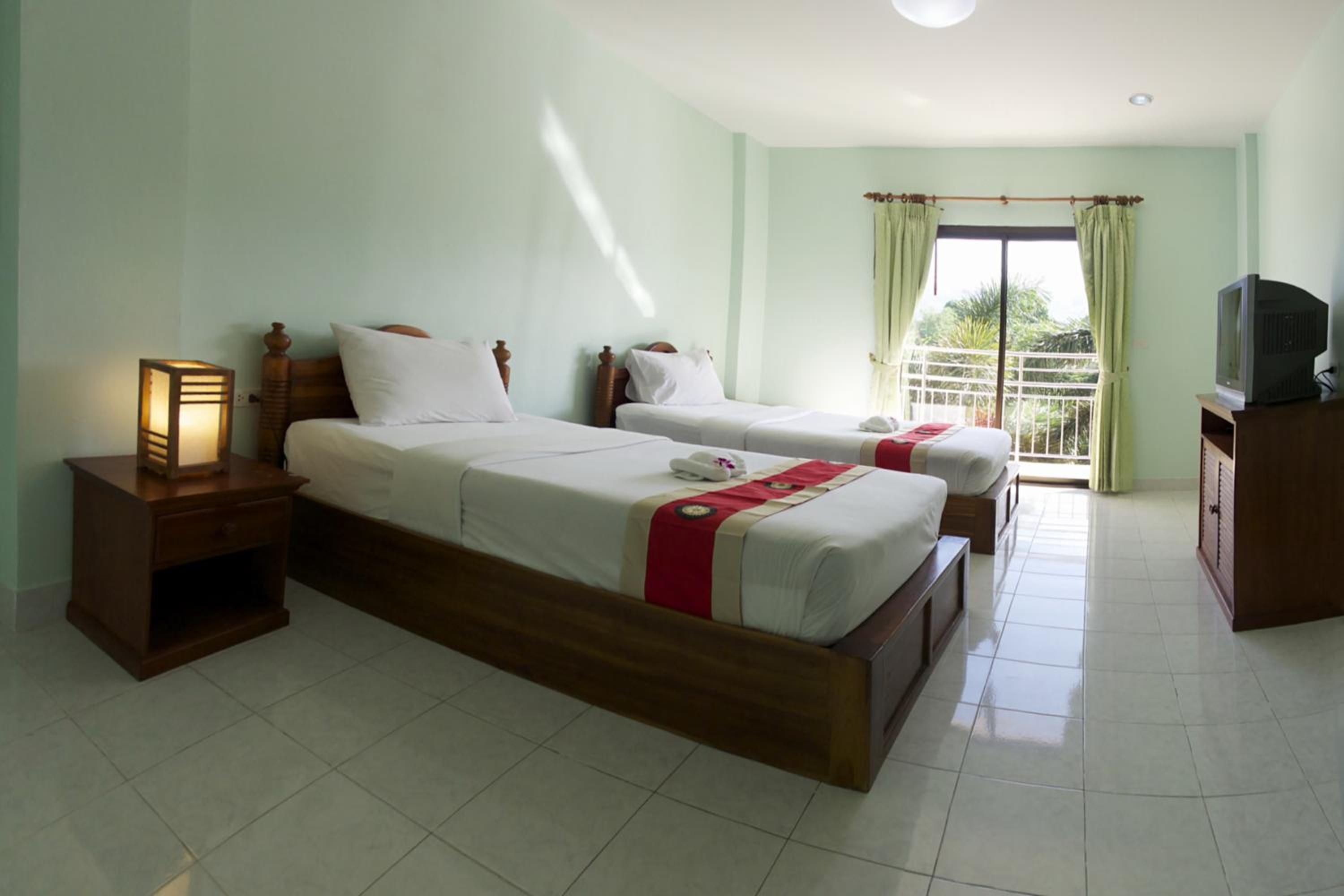 Standard Twin Room - Photo 4