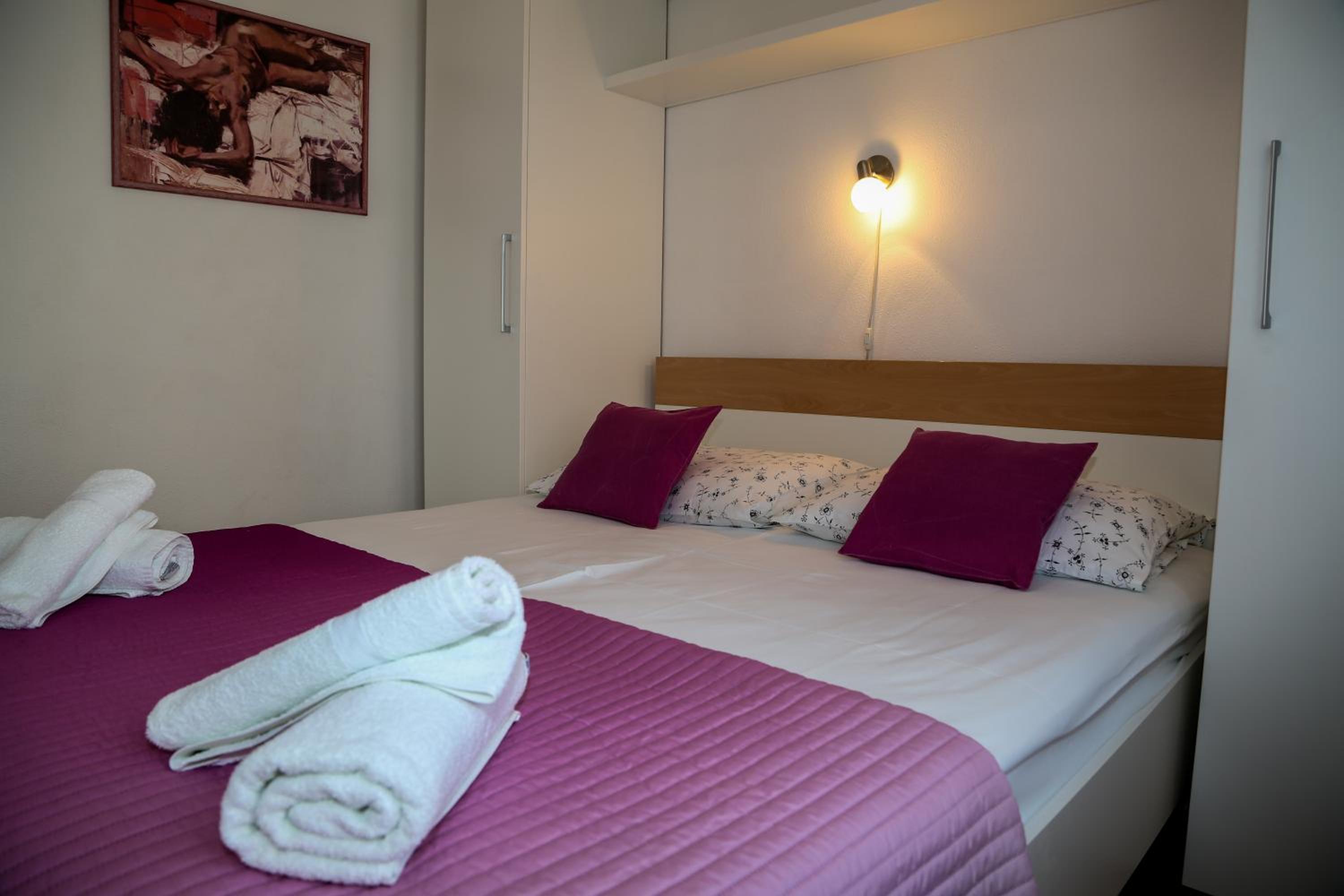 One-Bedroom Apartment - Photo 15