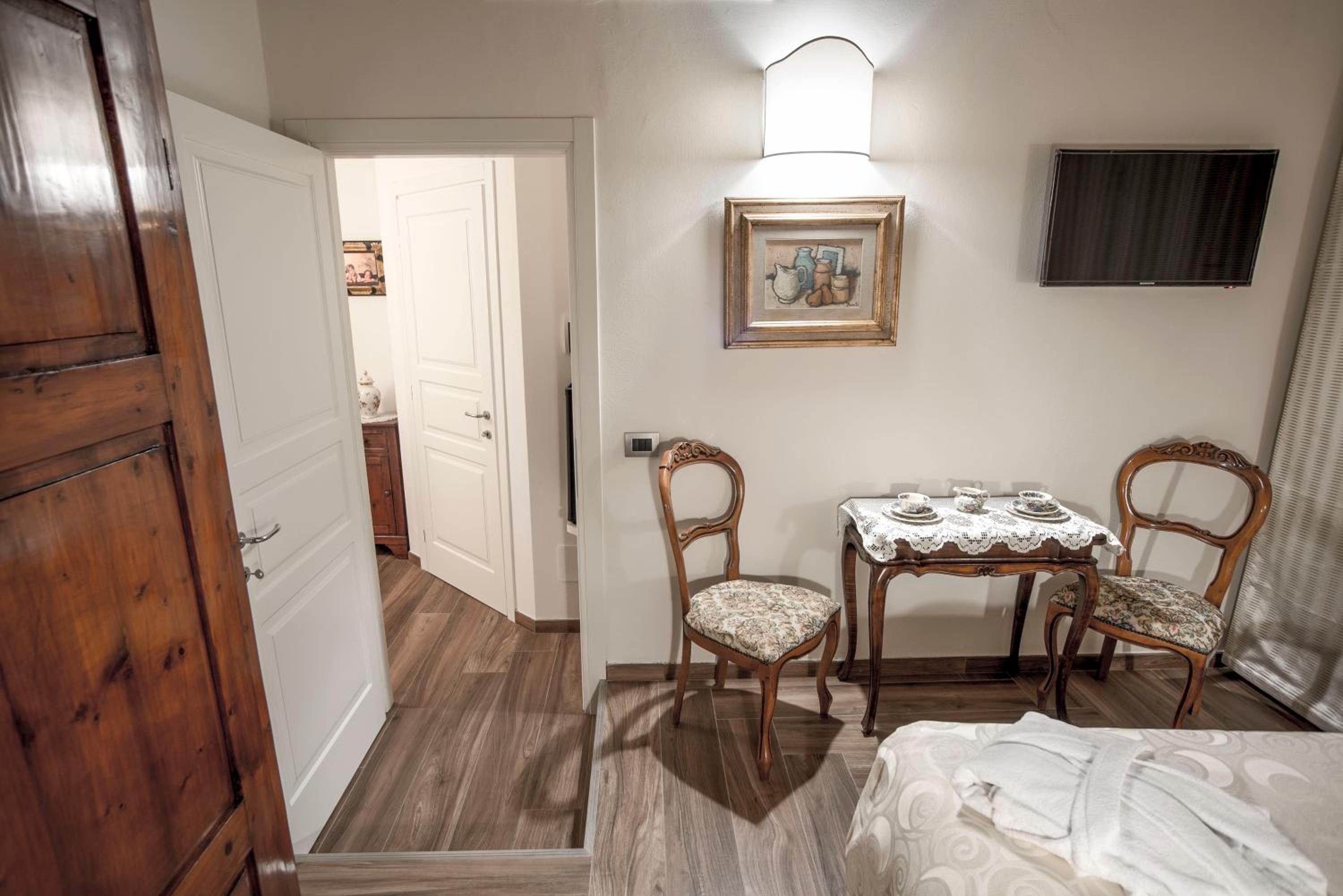 Single Room photo 3