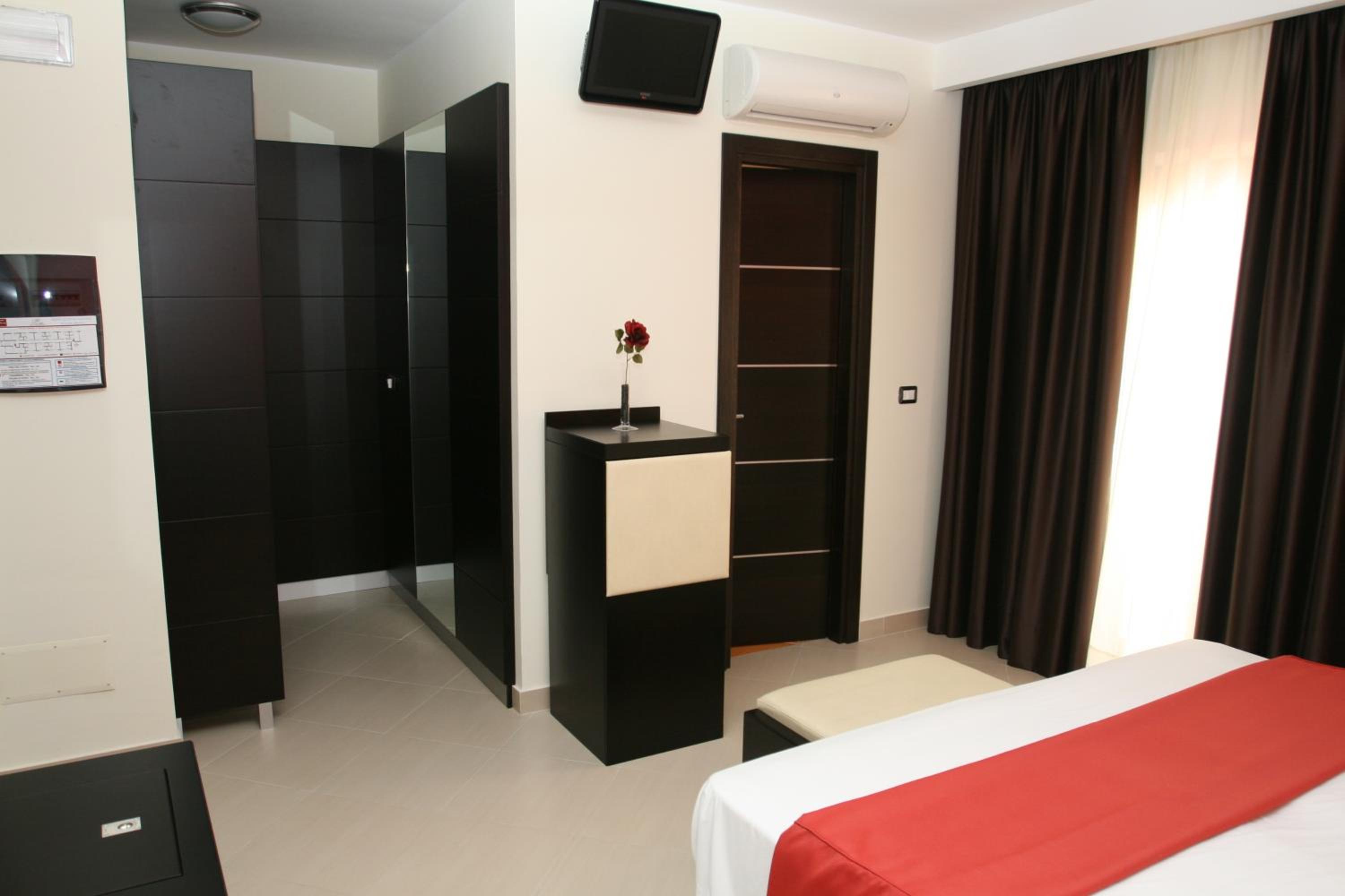 Triple Room - Photo 2