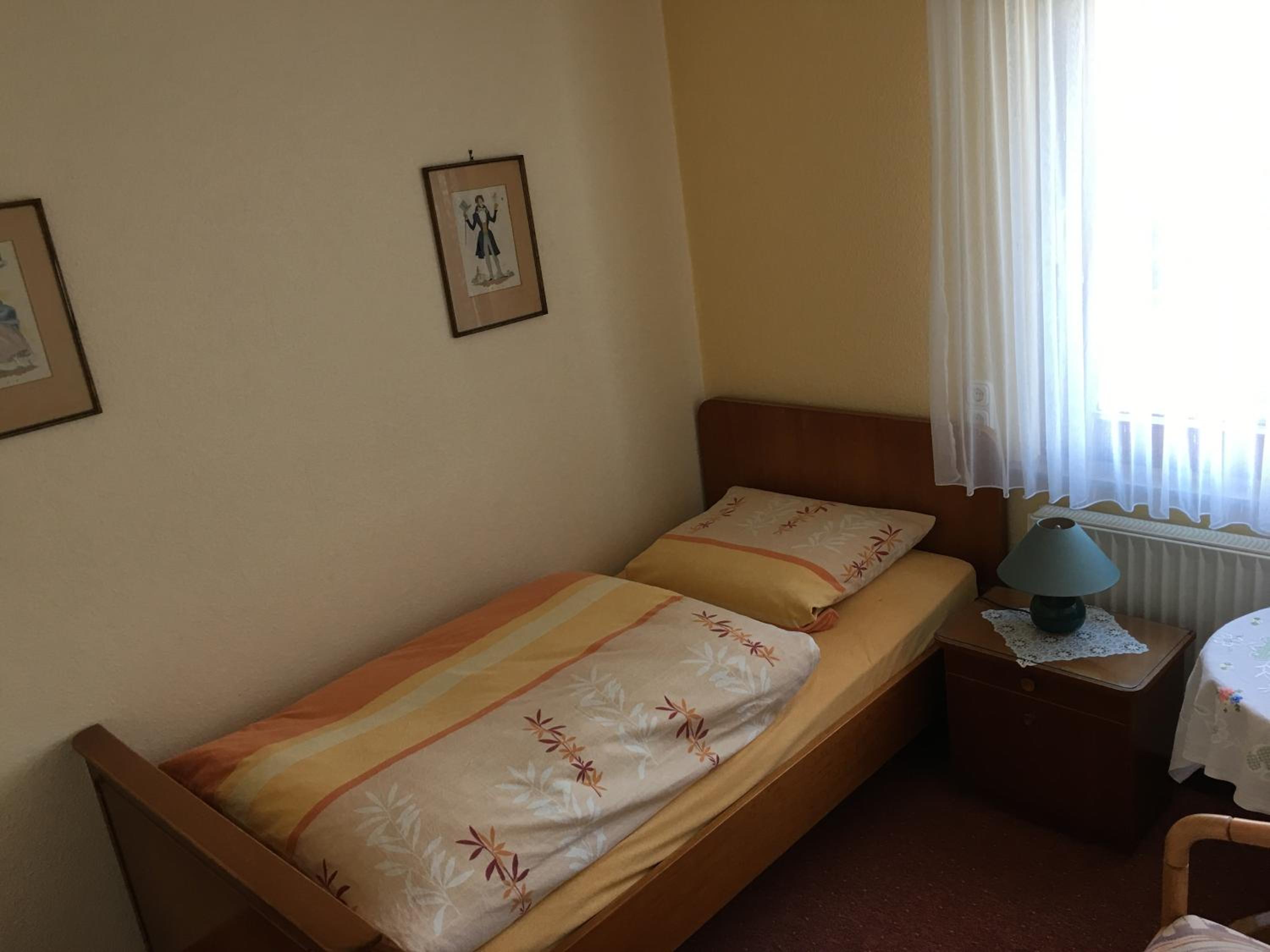 Twin Room with Bathroom photo 1