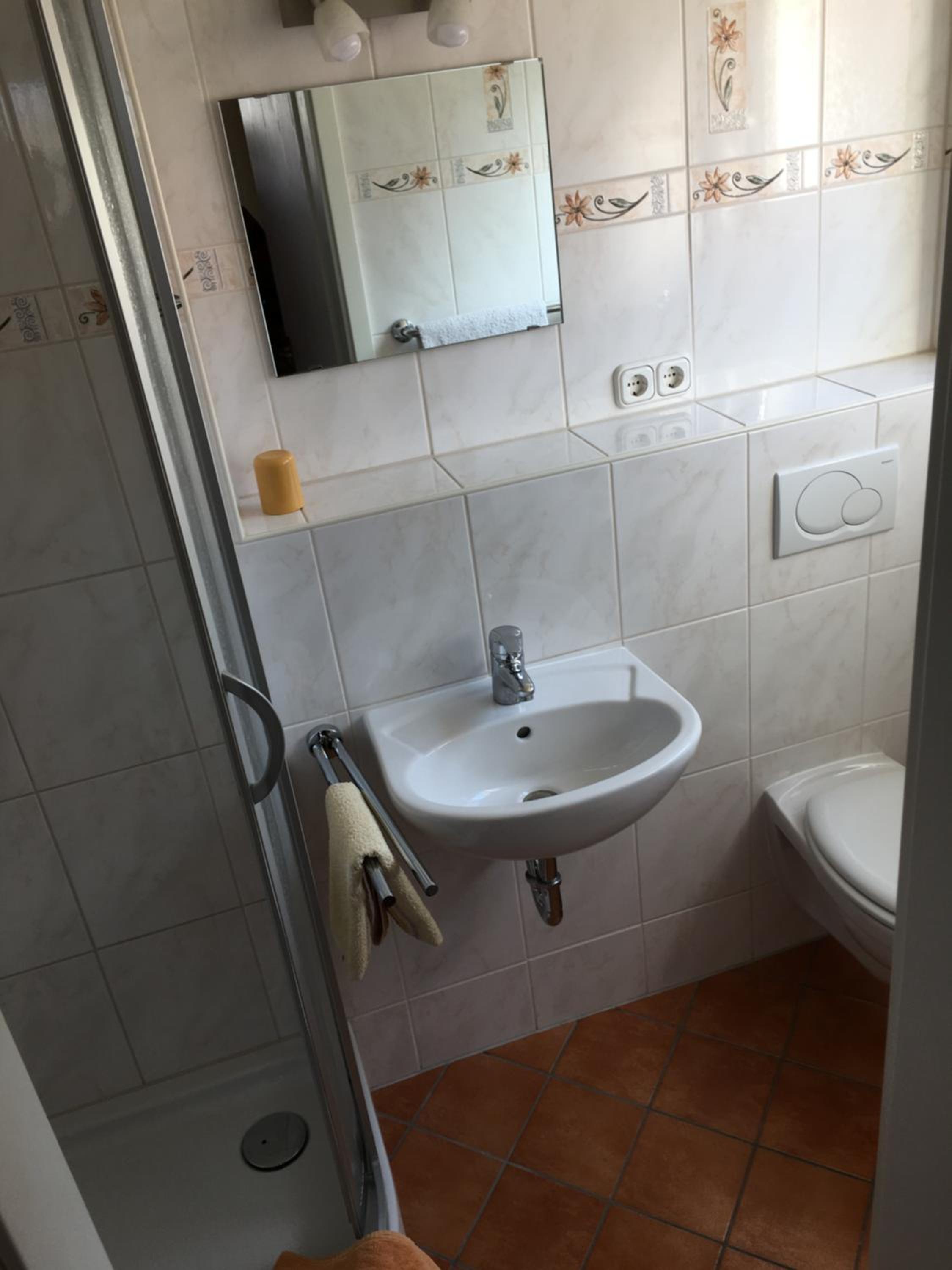 Twin Room with Bathroom photo 2