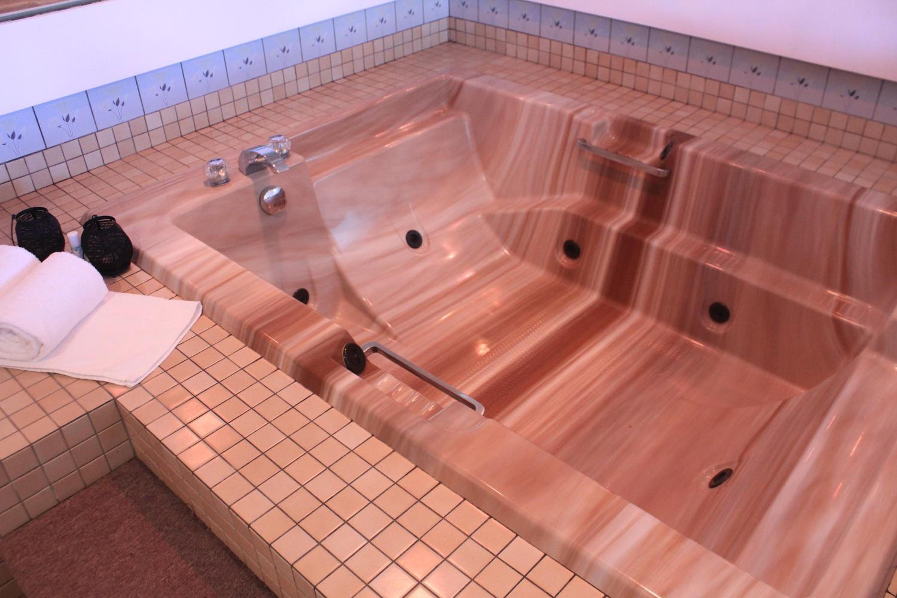 Suite with Spa Bath - Photo 4