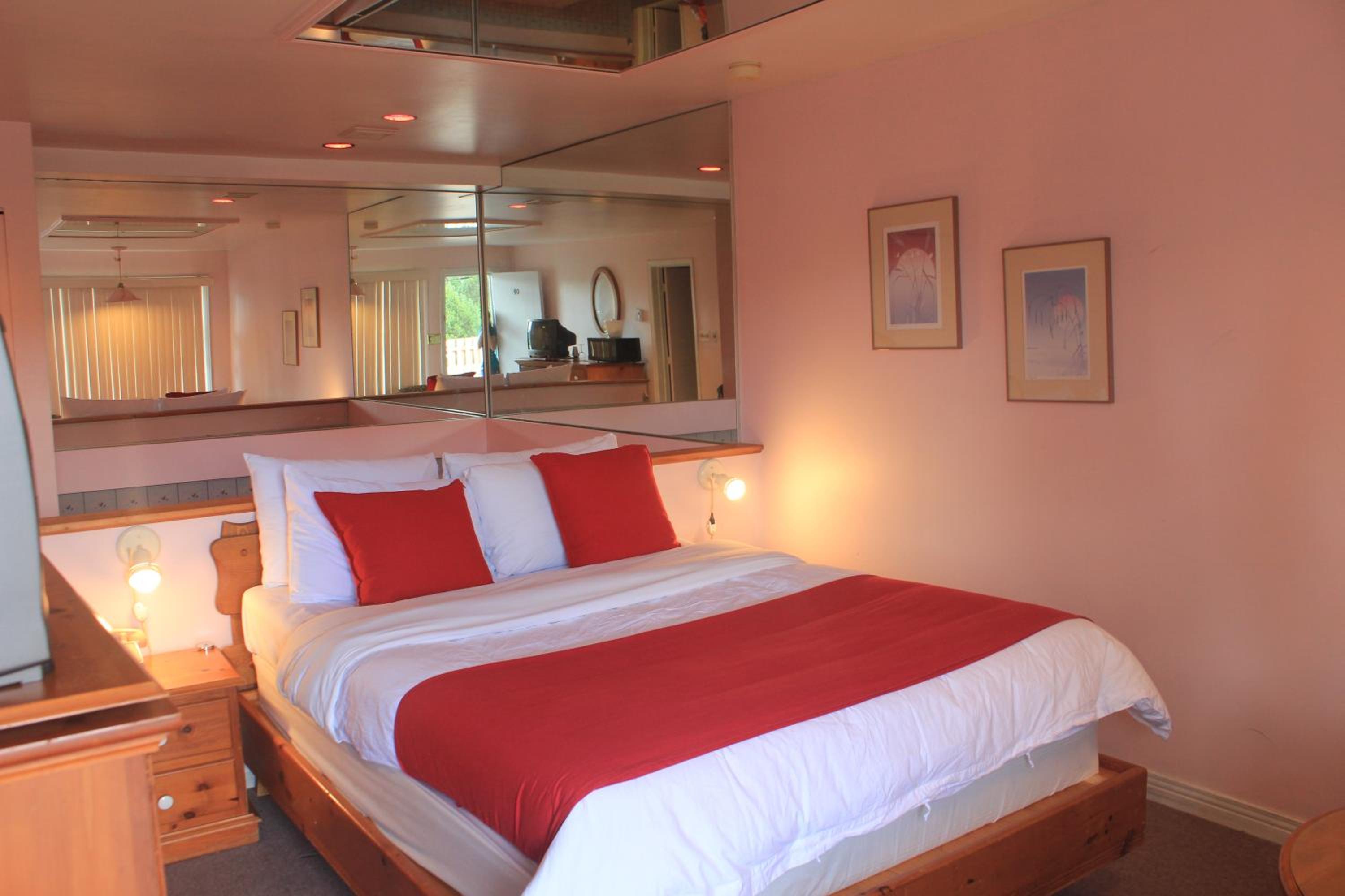 Suite with Spa Bath - Photo 1