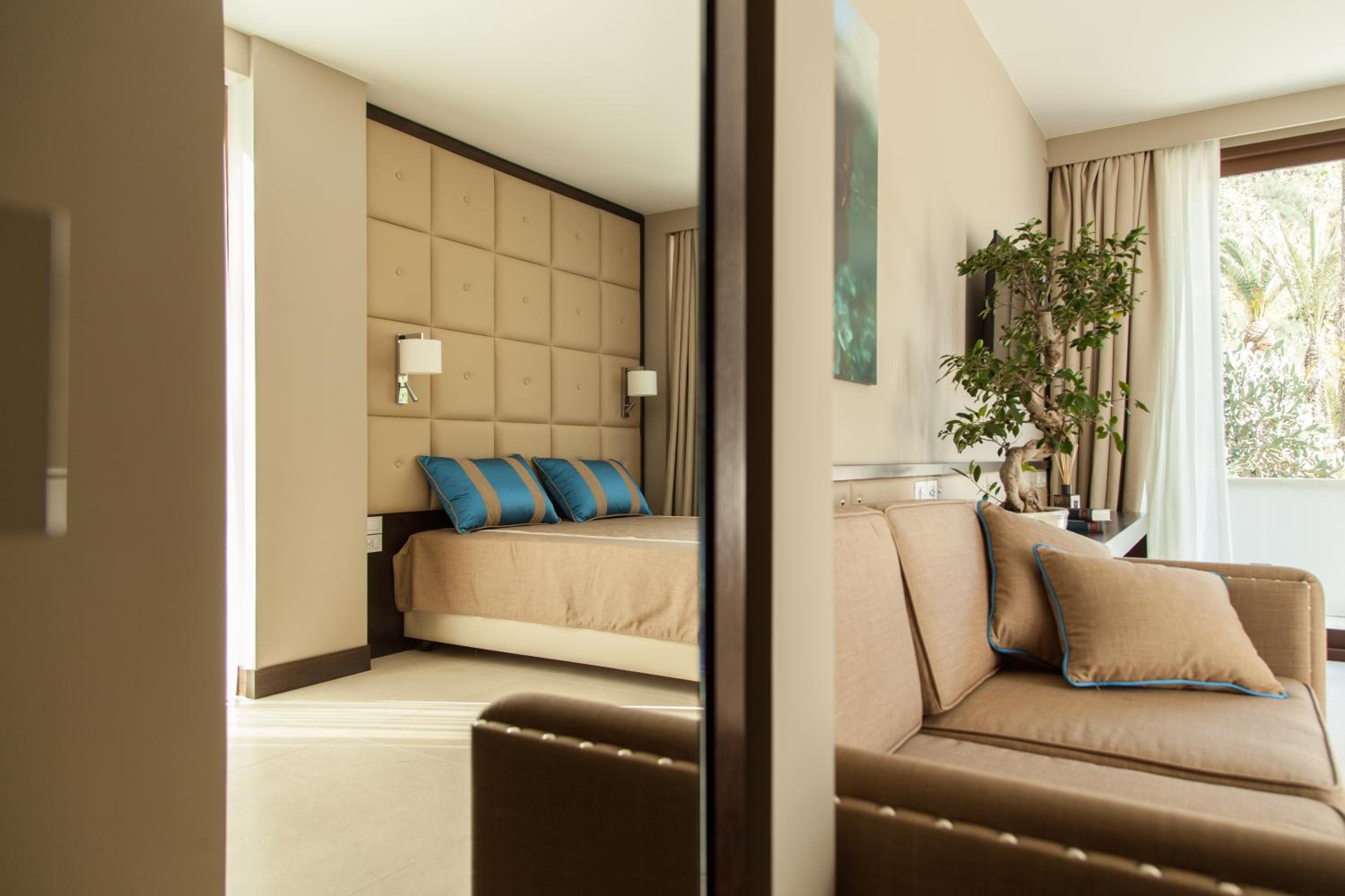 Deluxe Double Room with Garden View photo 1
