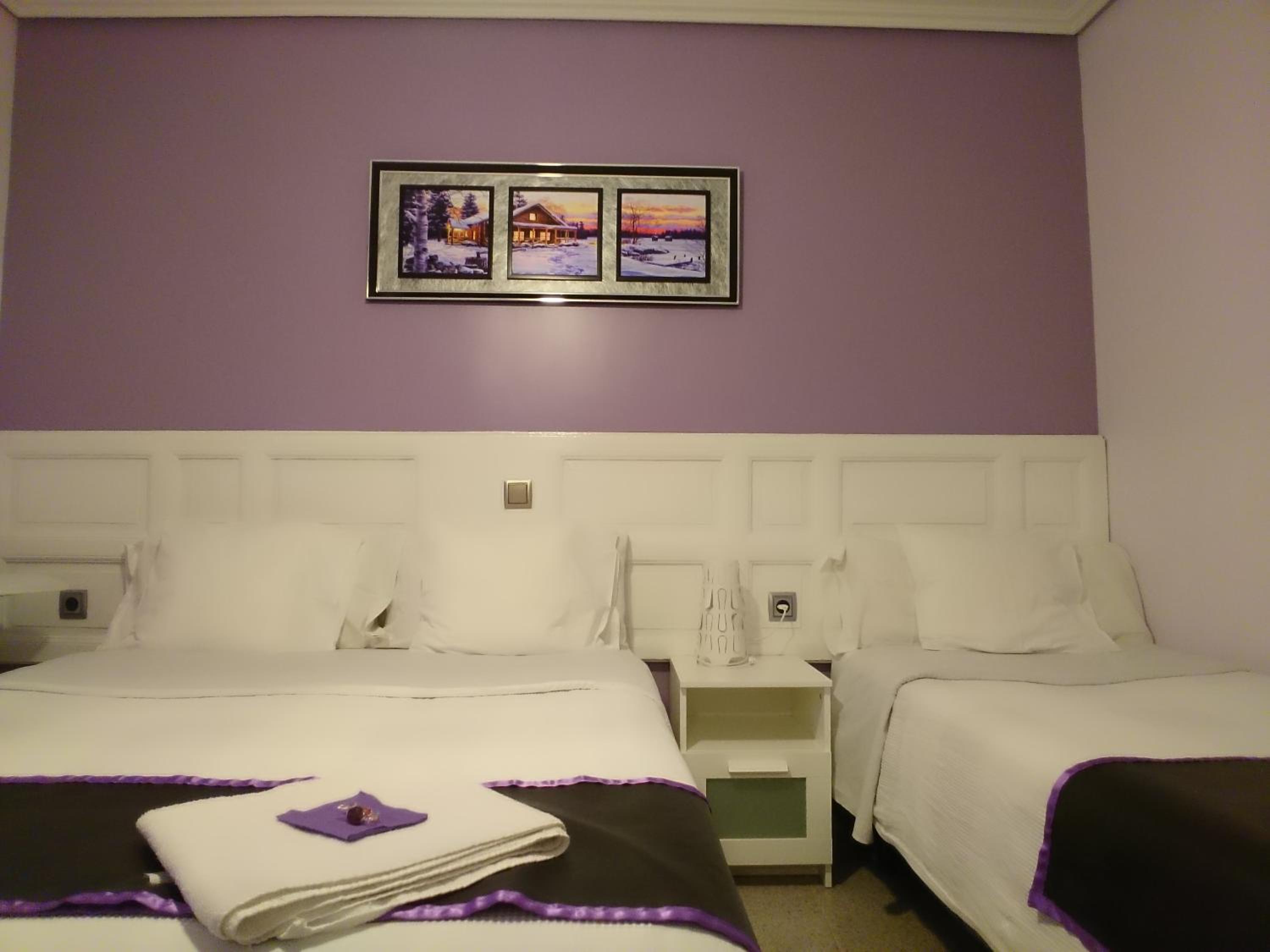Basic Triple Room photo 3