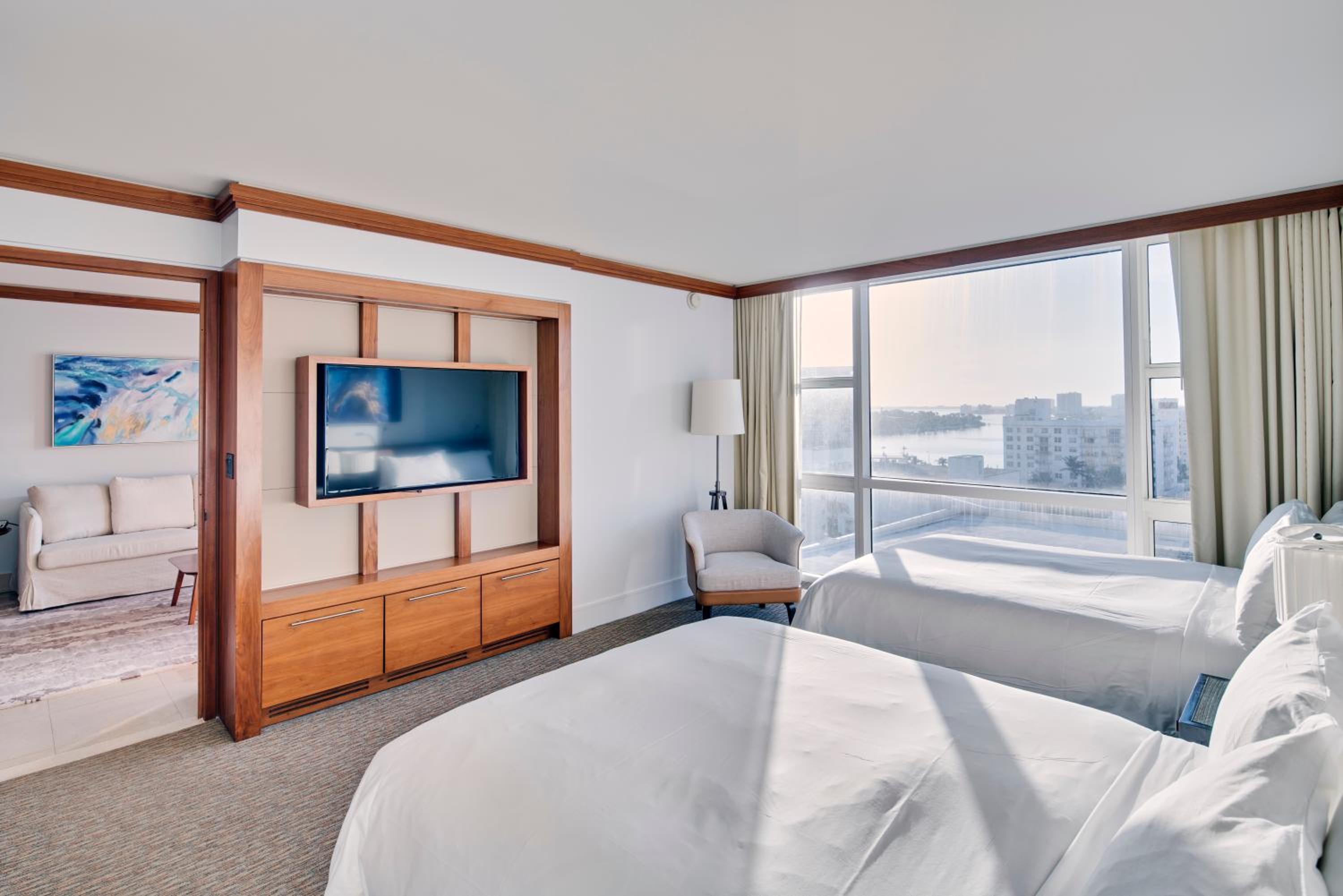 One Bedroom Apartment with Two Queen Beds (Non Smoking) photo 1