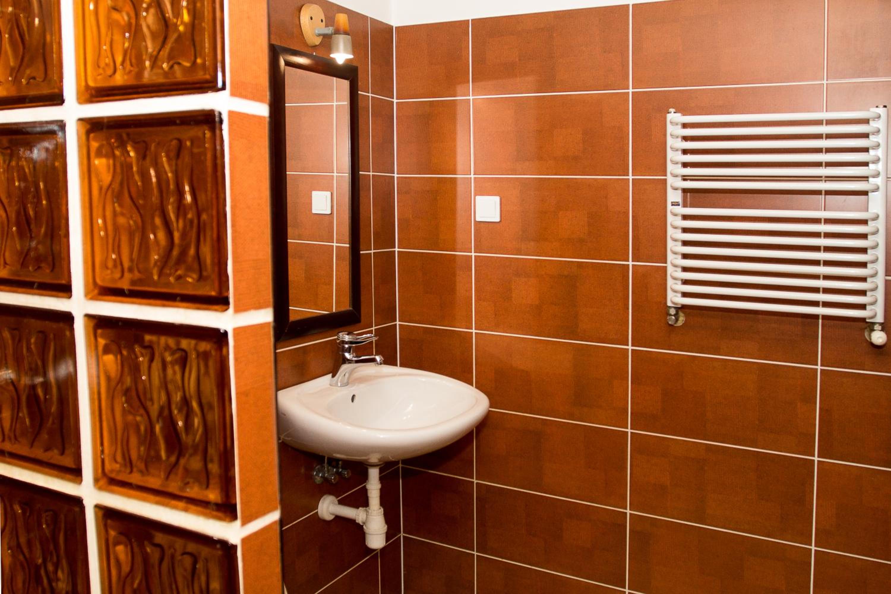 Double Room - Photo 5