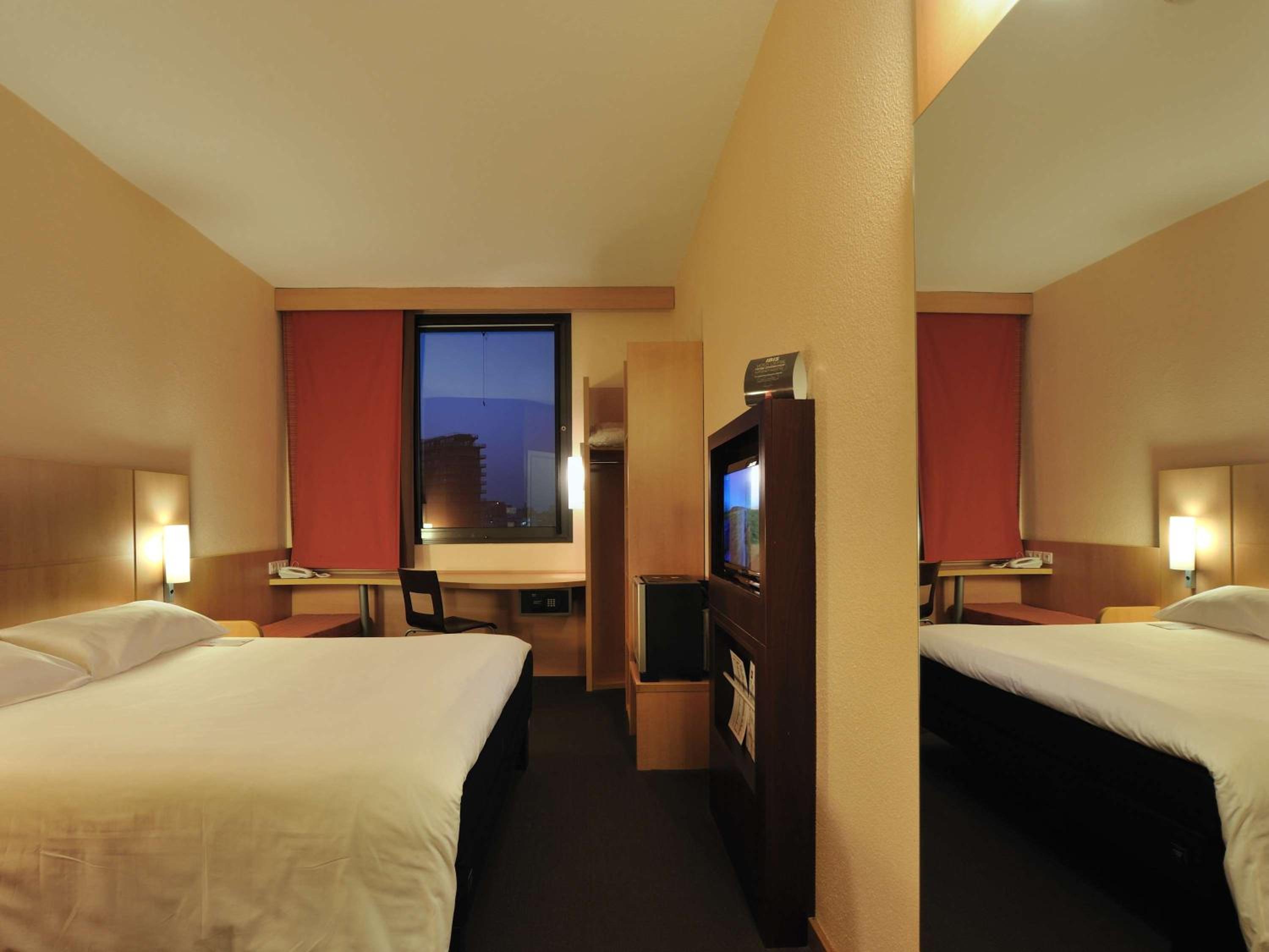 Standard Double Room for Disabled Guests photo 2