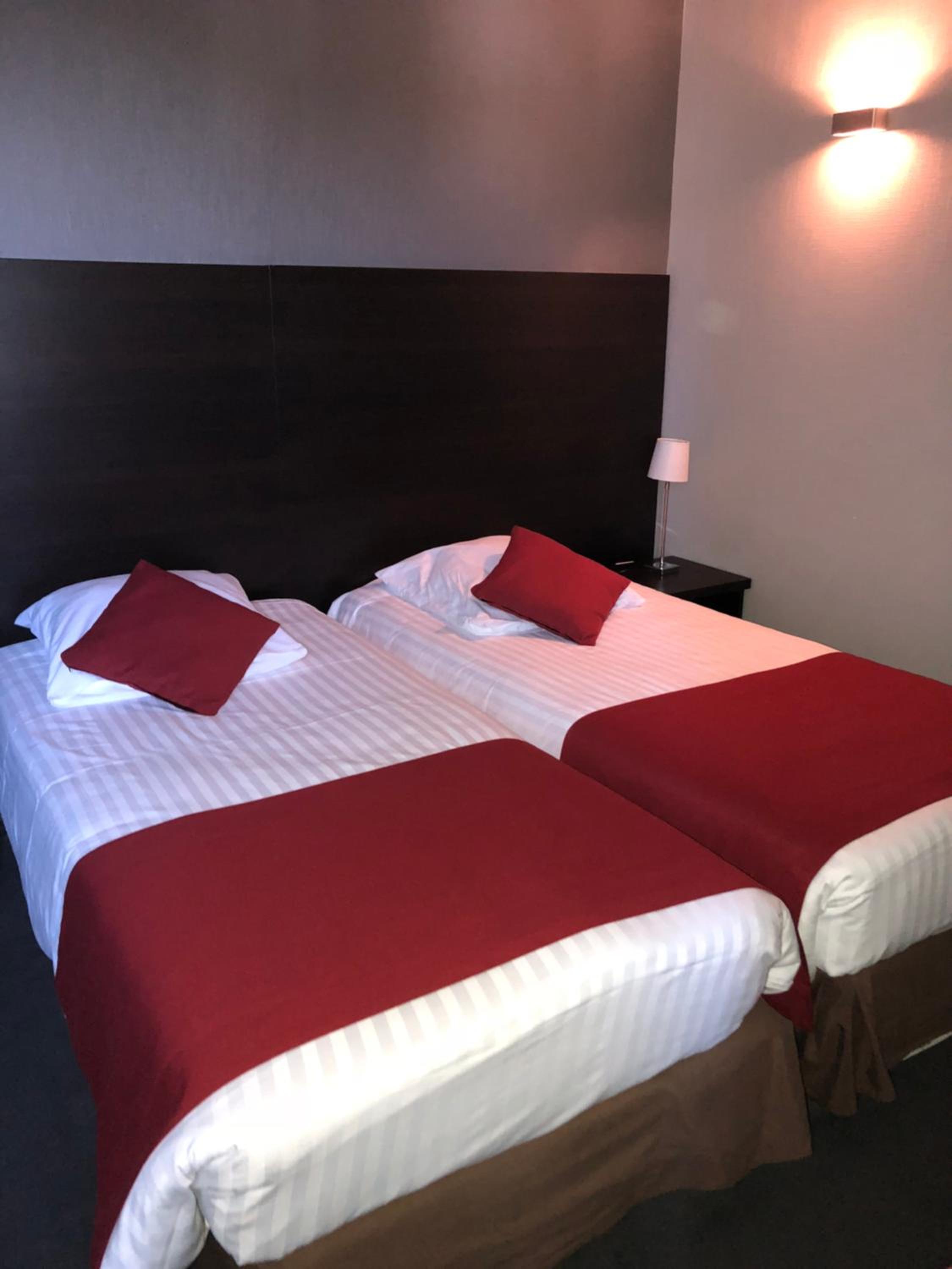 Twin Room - Photo 4