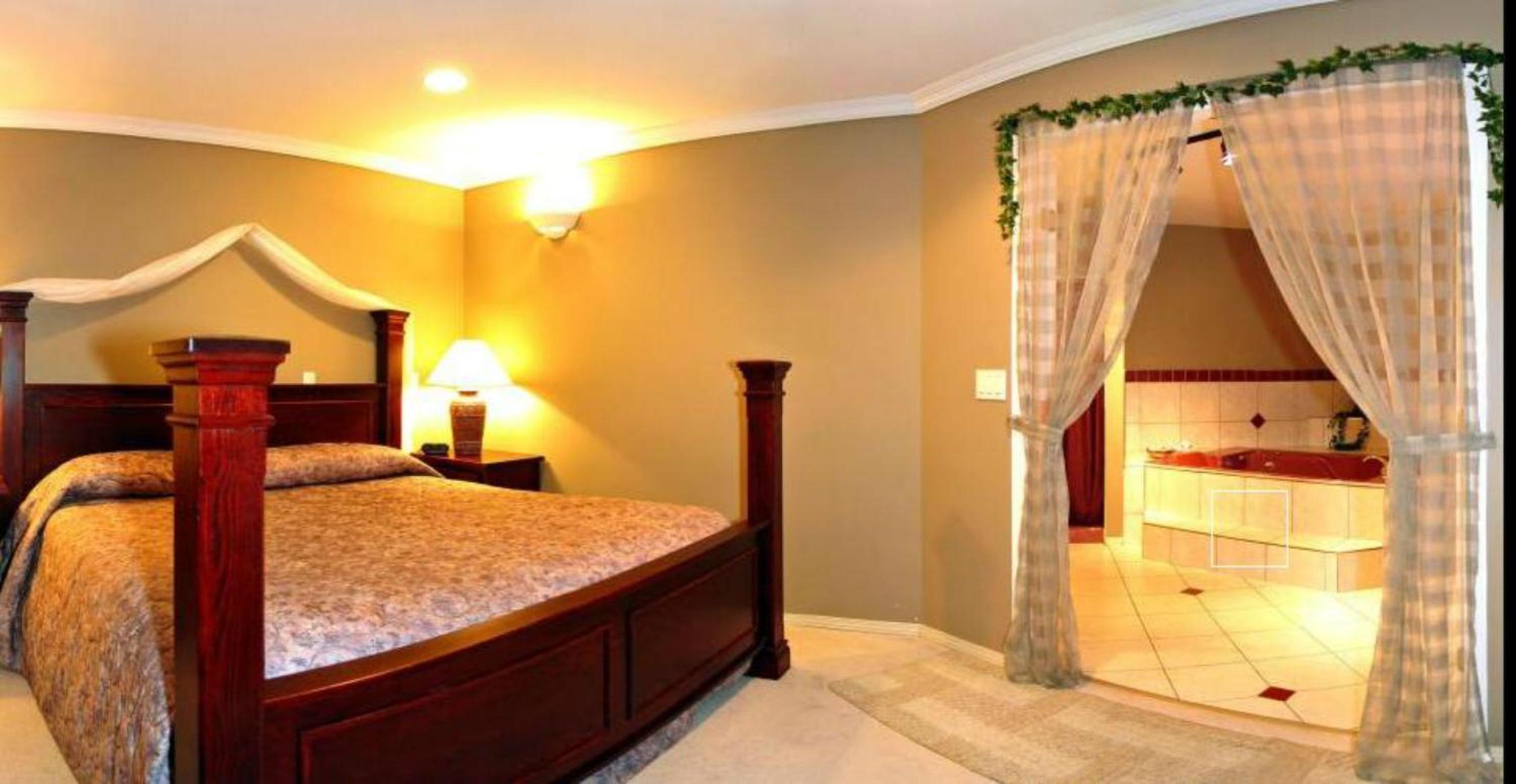 One-Bedroom Queen Suite - Non-Smoking photo 2