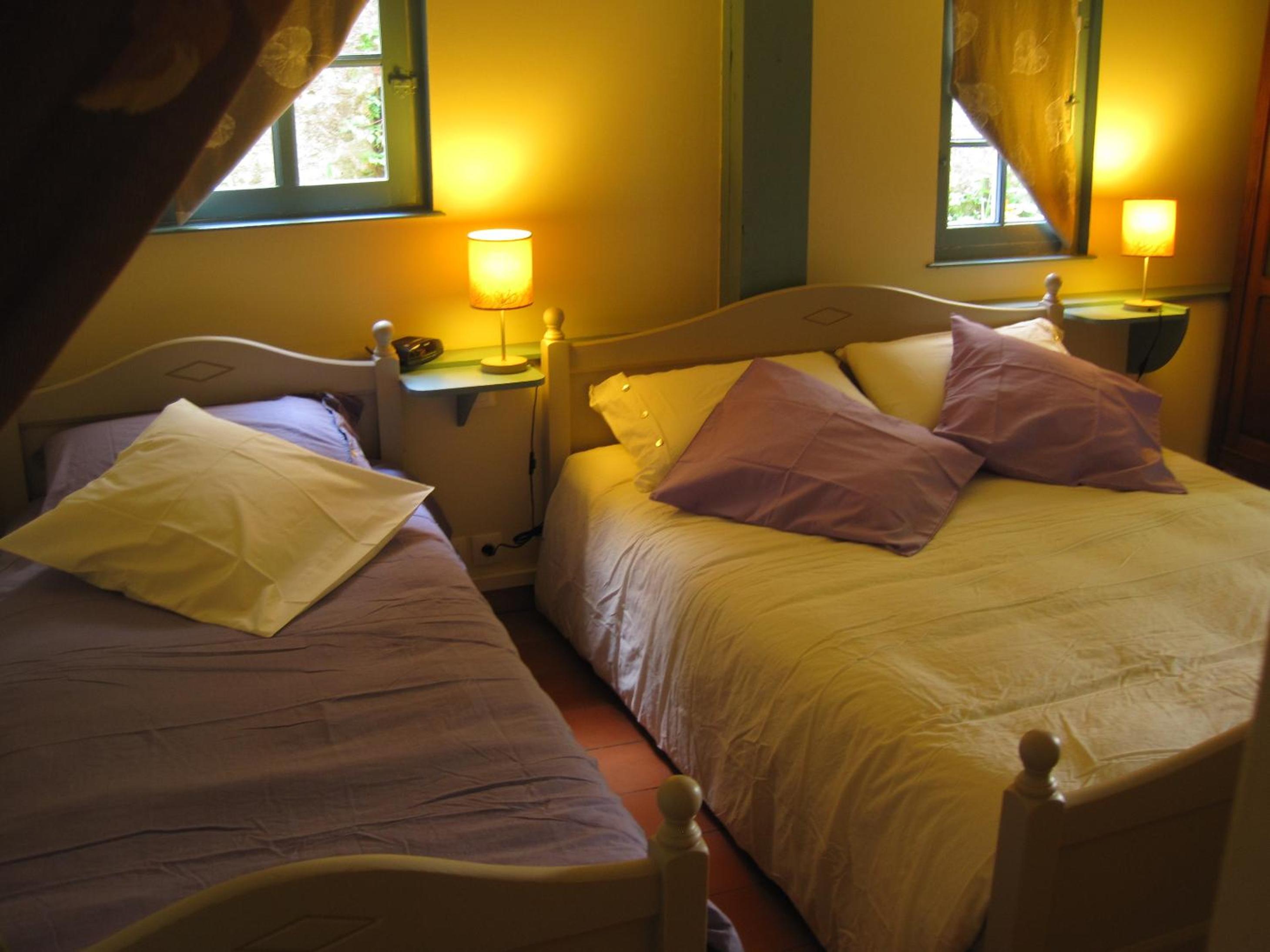 One-Bedroom House - Photo 22