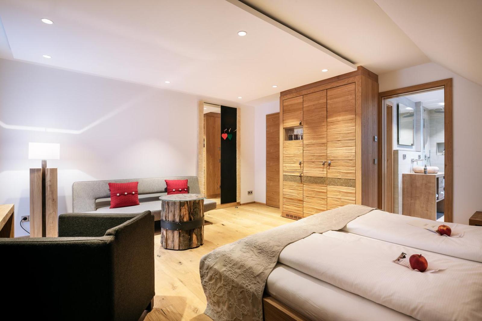 Superior Double Room with Bath - Photo 9