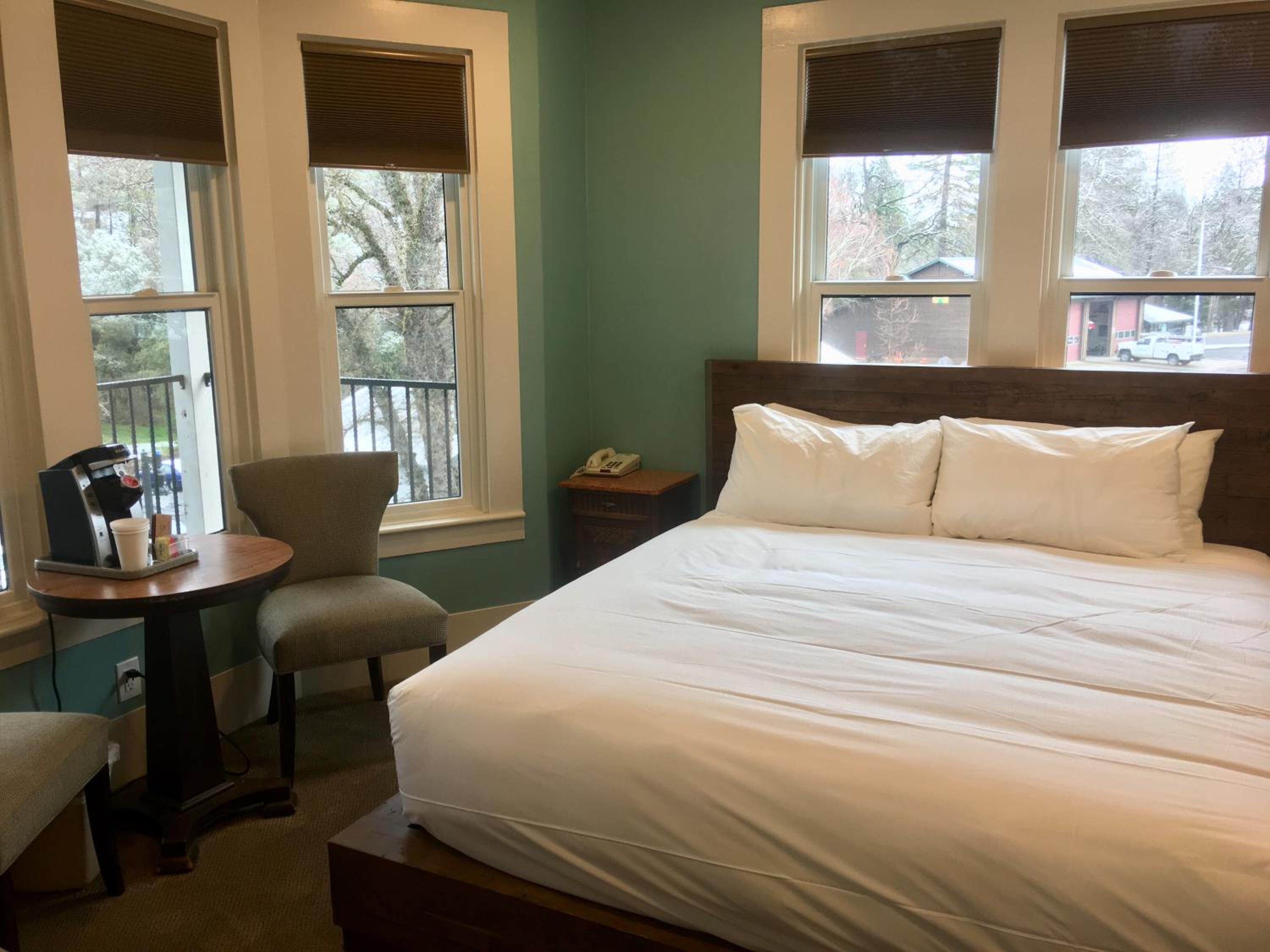 Deluxe King Room photo 2
