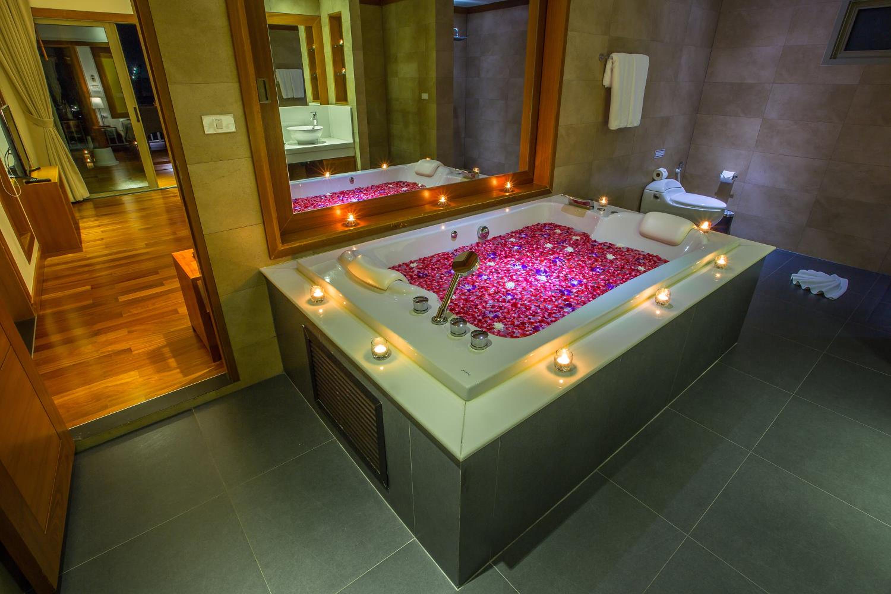 One-Bedroom Villa with Private Pool - Photo 20