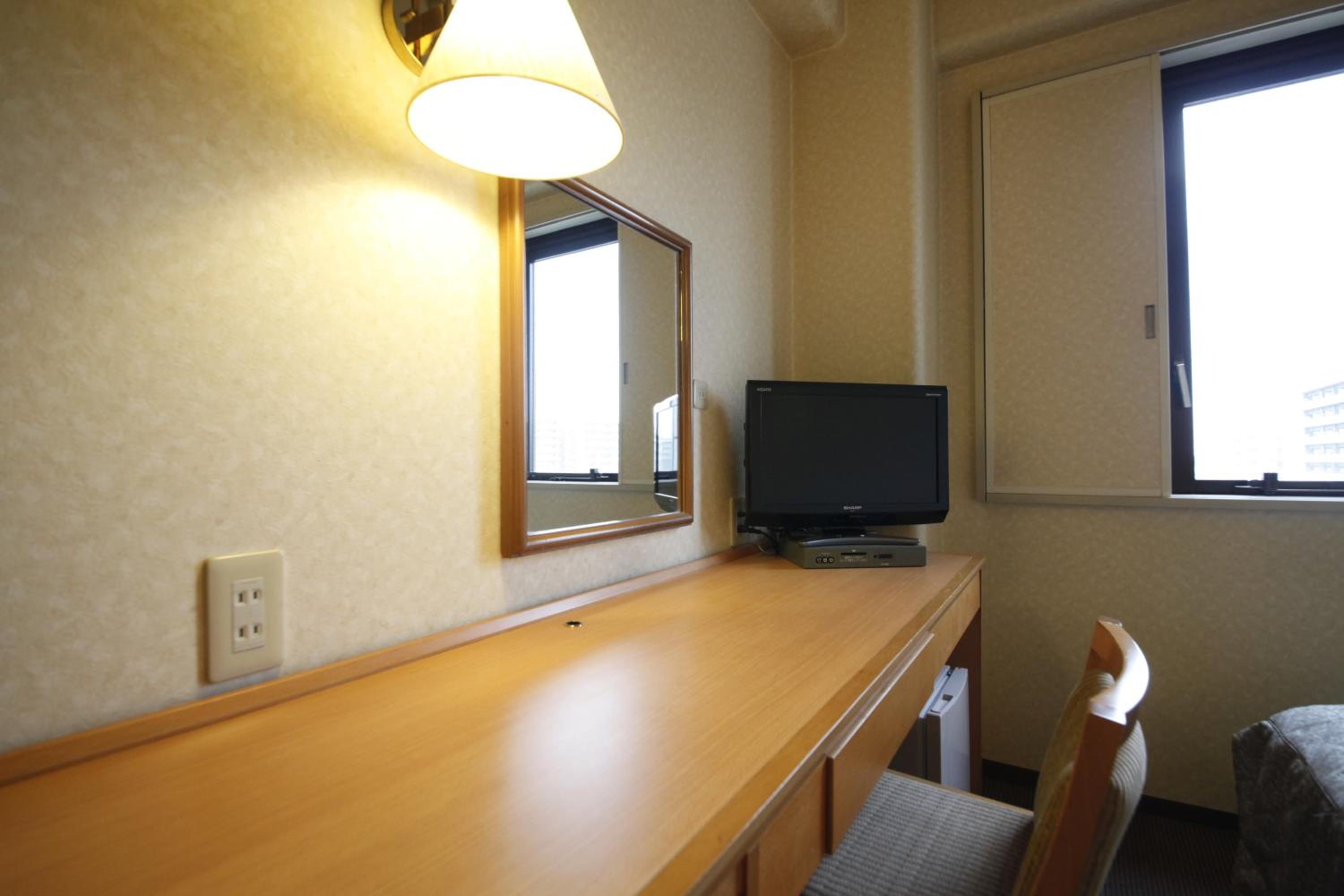 Single Room (14 Days Advance) - Smoking photo 3