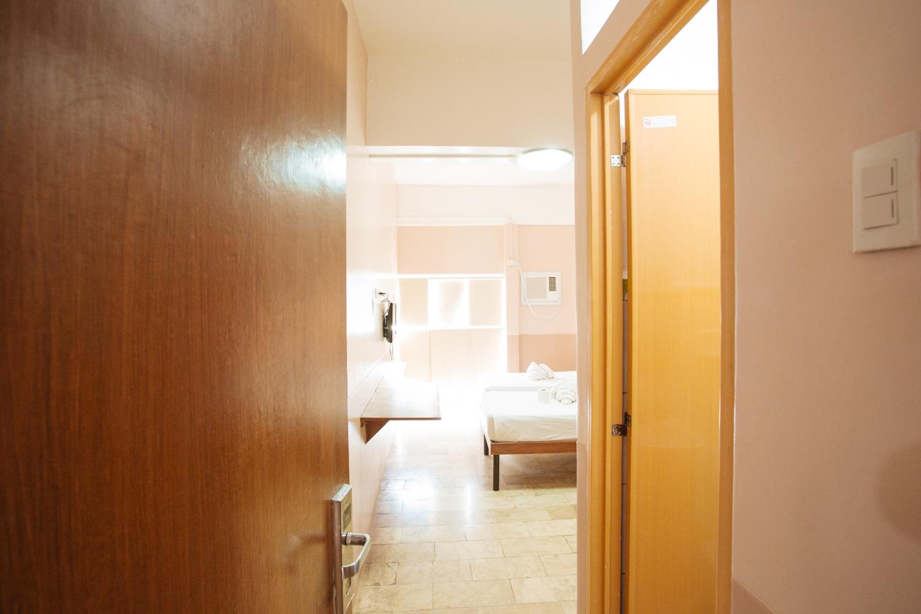 Standard Twin Room photo 3
