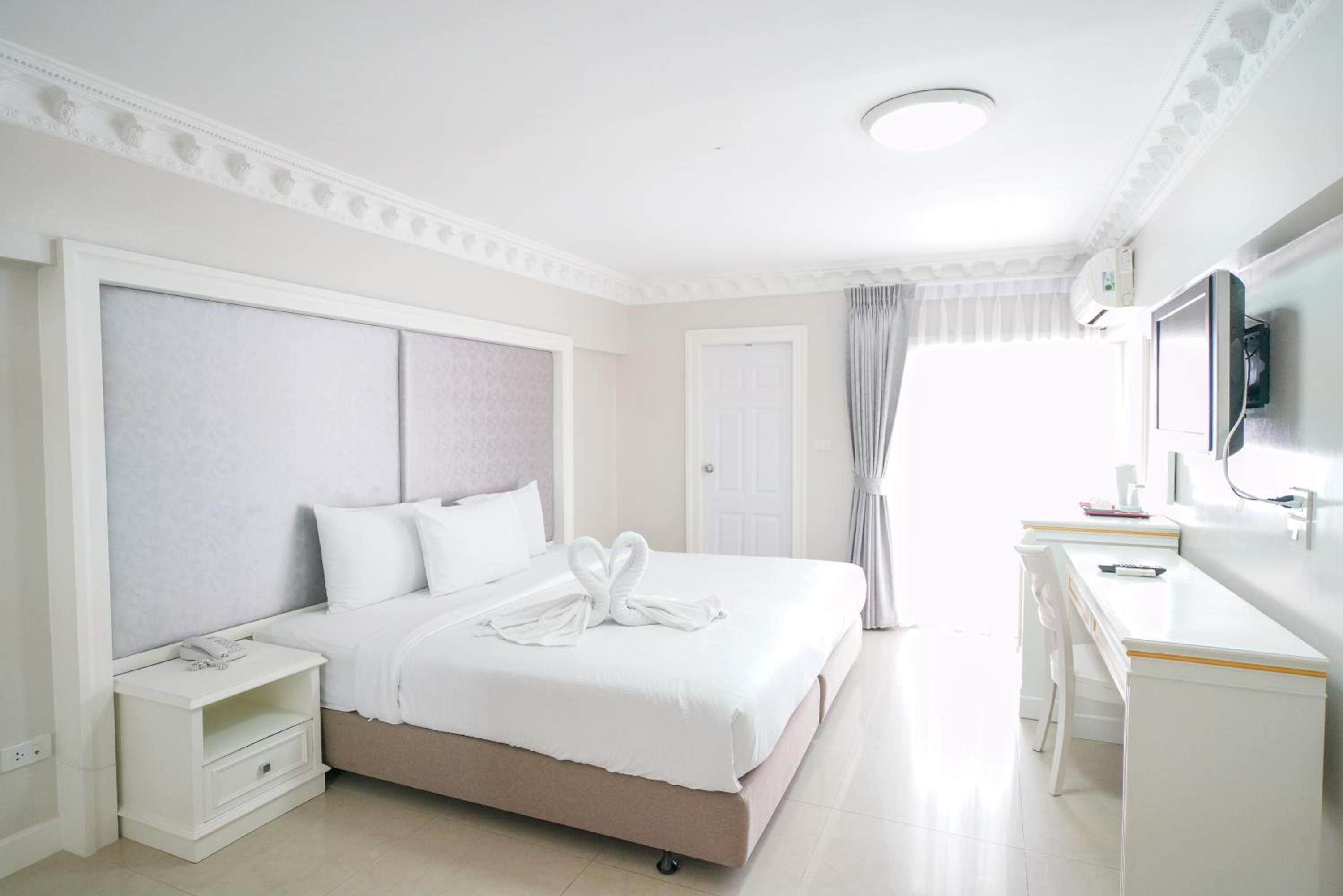 Deluxe Double Room photo 3