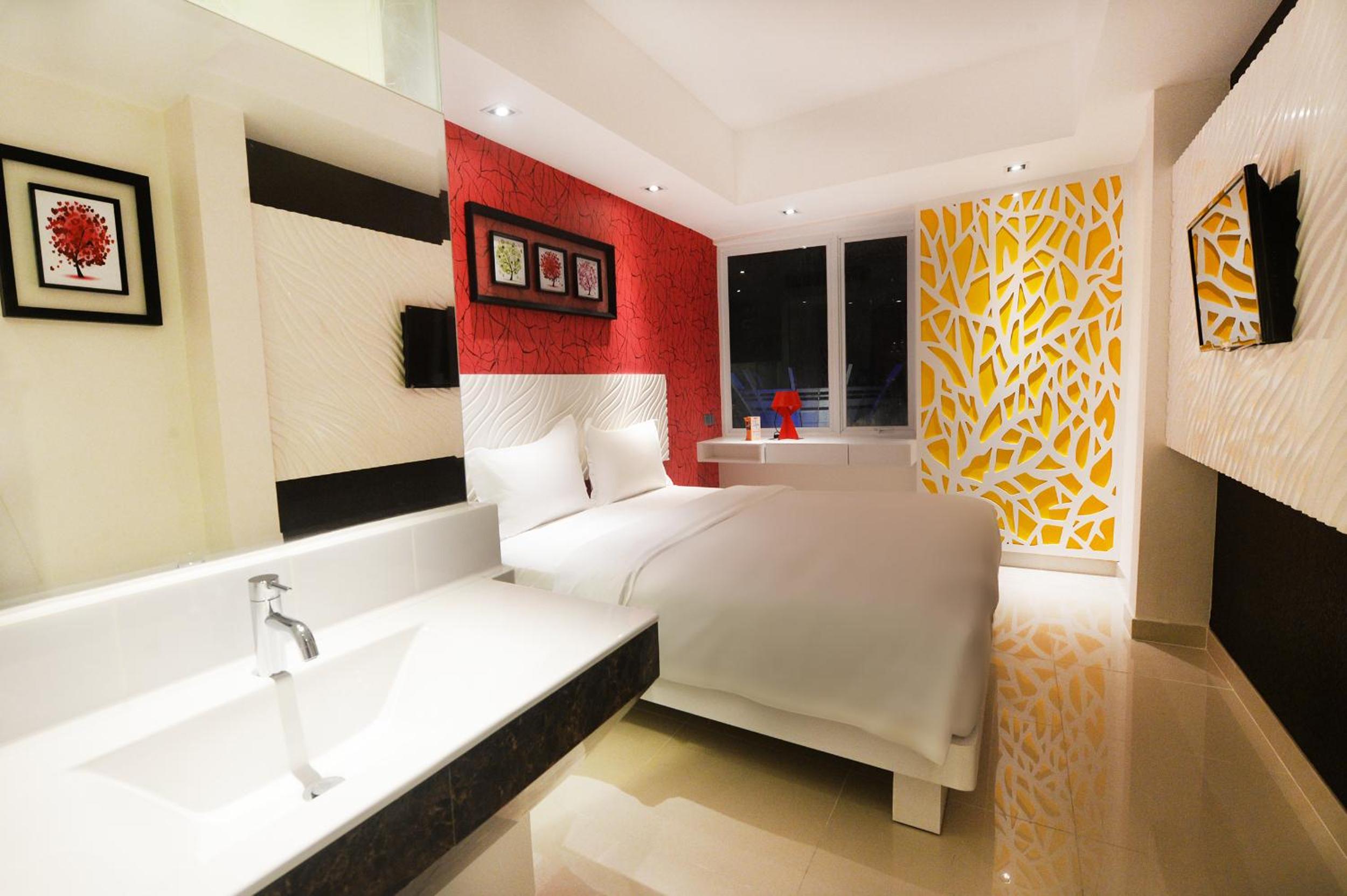 Deluxe Double Or Twin Room With Ocean View - Photo 2