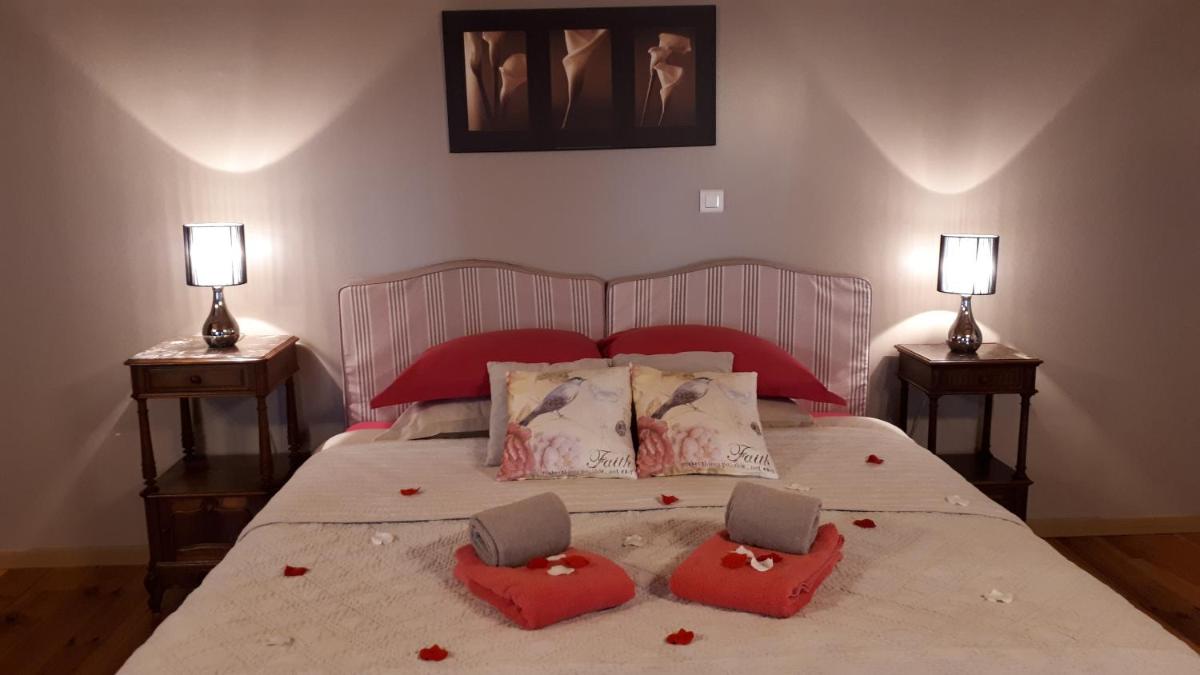 Deluxe Double Room with Bath photo 3