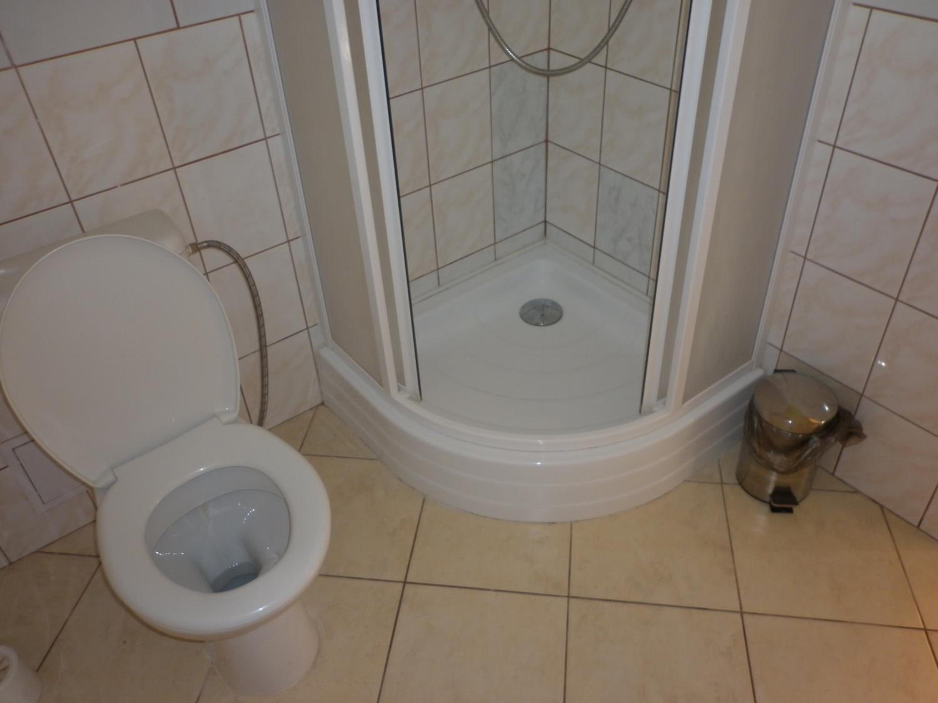 Two-Bedroom House - Photo 40