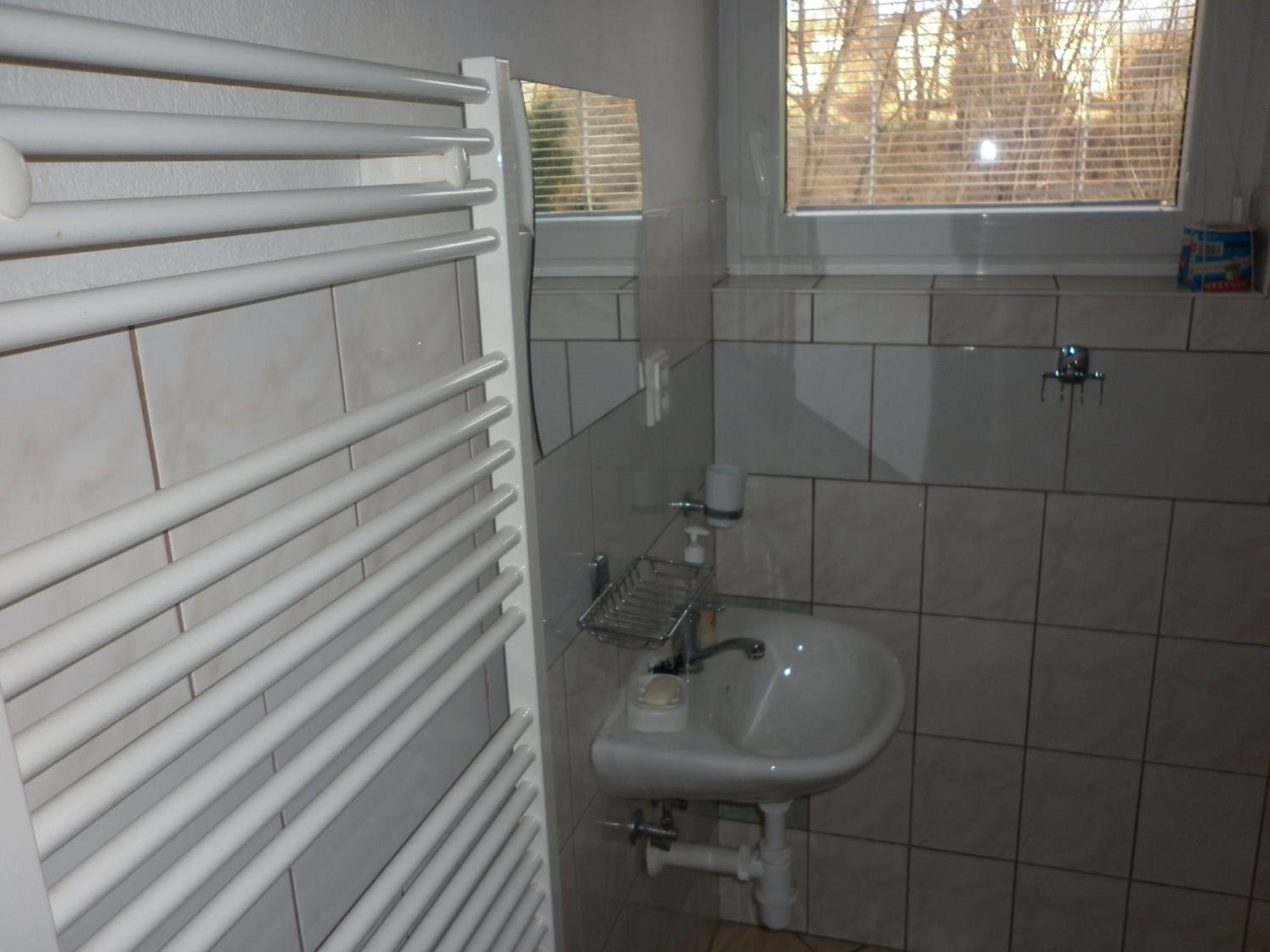 Two-Bedroom House - Photo 38