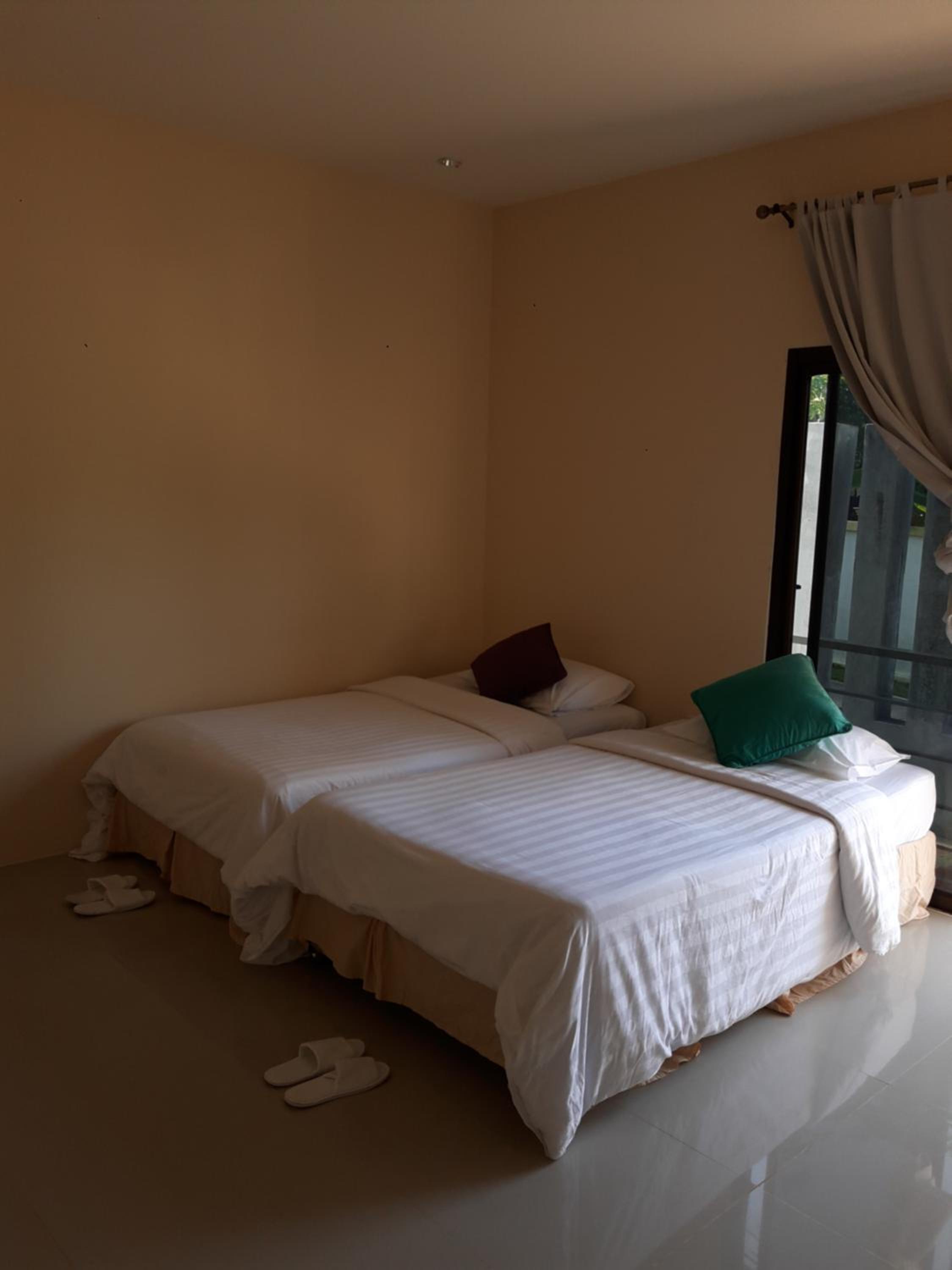 Deluxe Twin Room photo 2