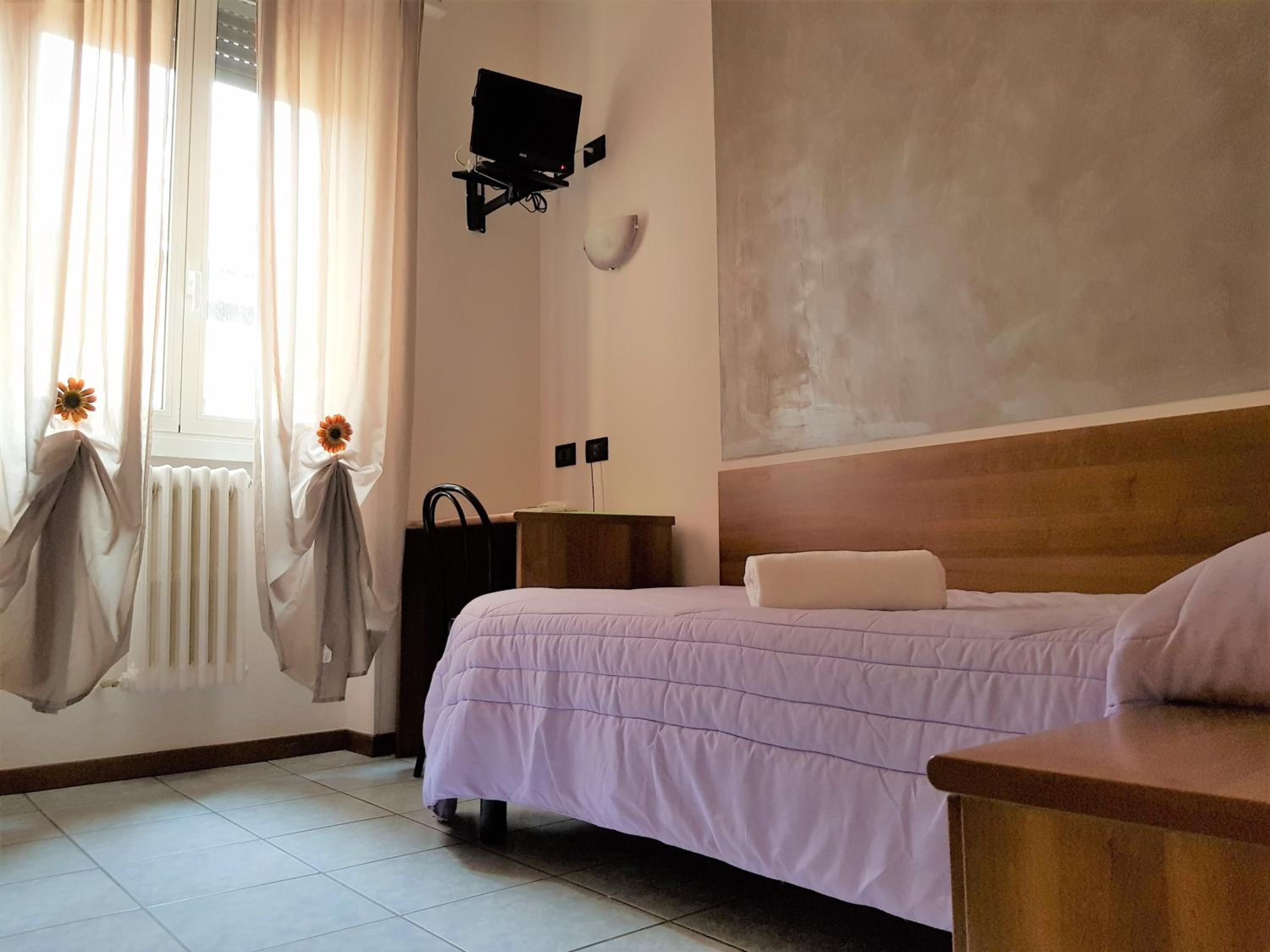 Single Room photo 2