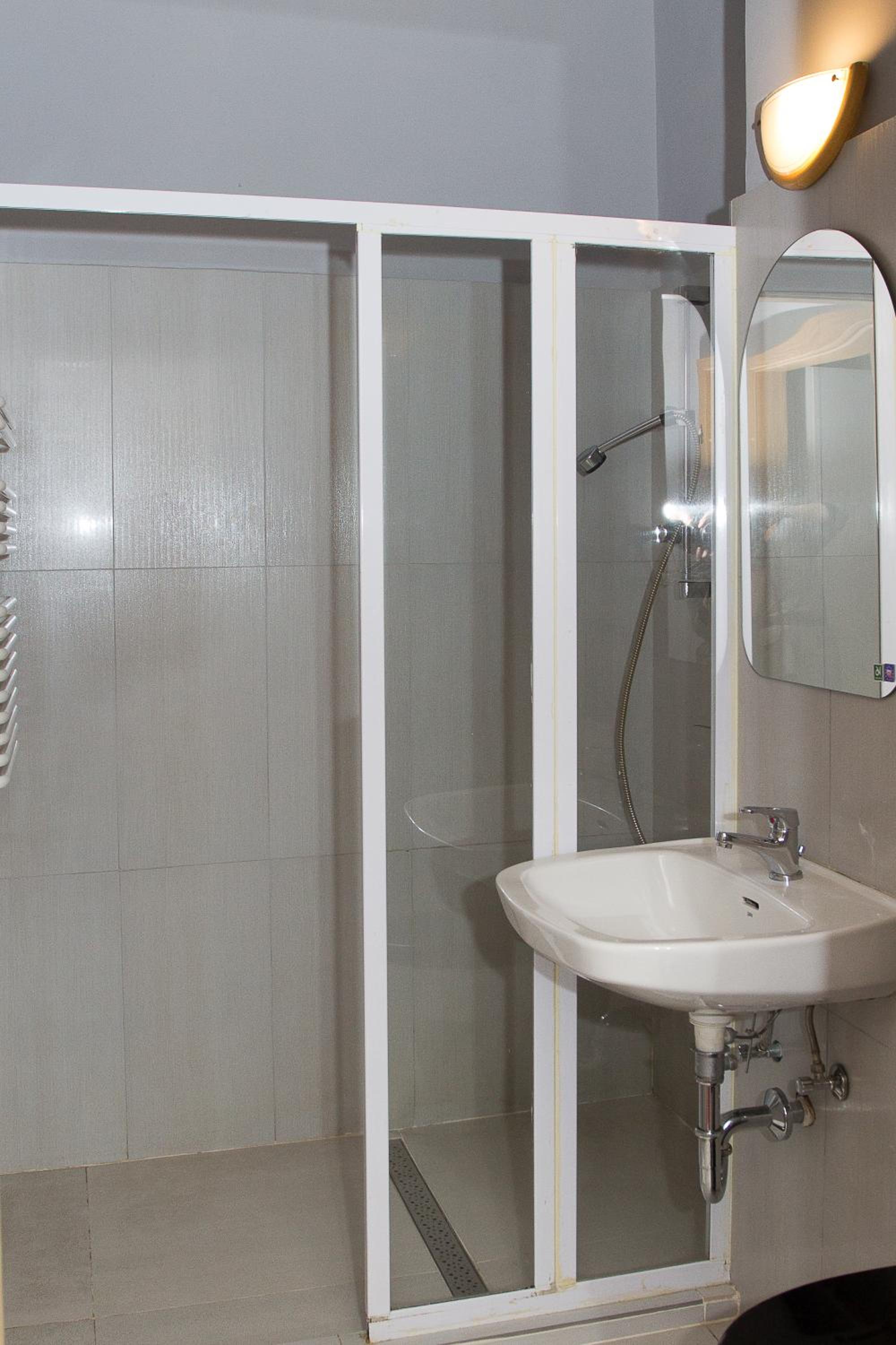 Double Room - Photo 2
