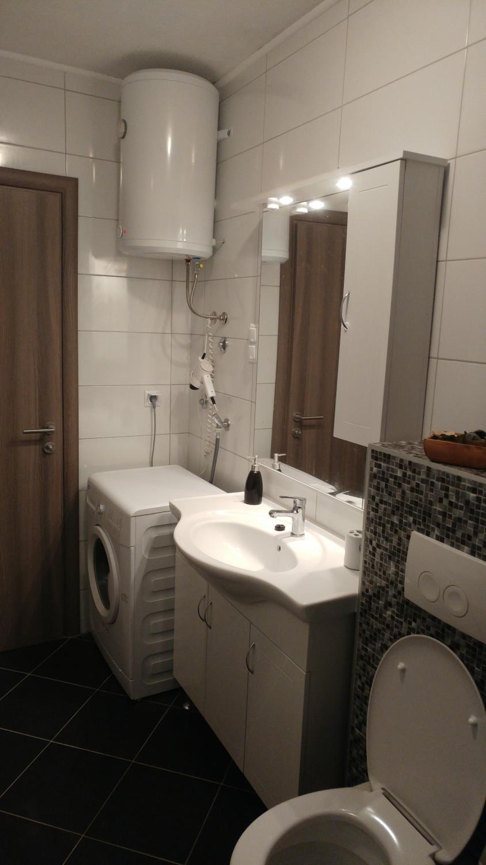 One-Bedroom Apartment - Photo 21
