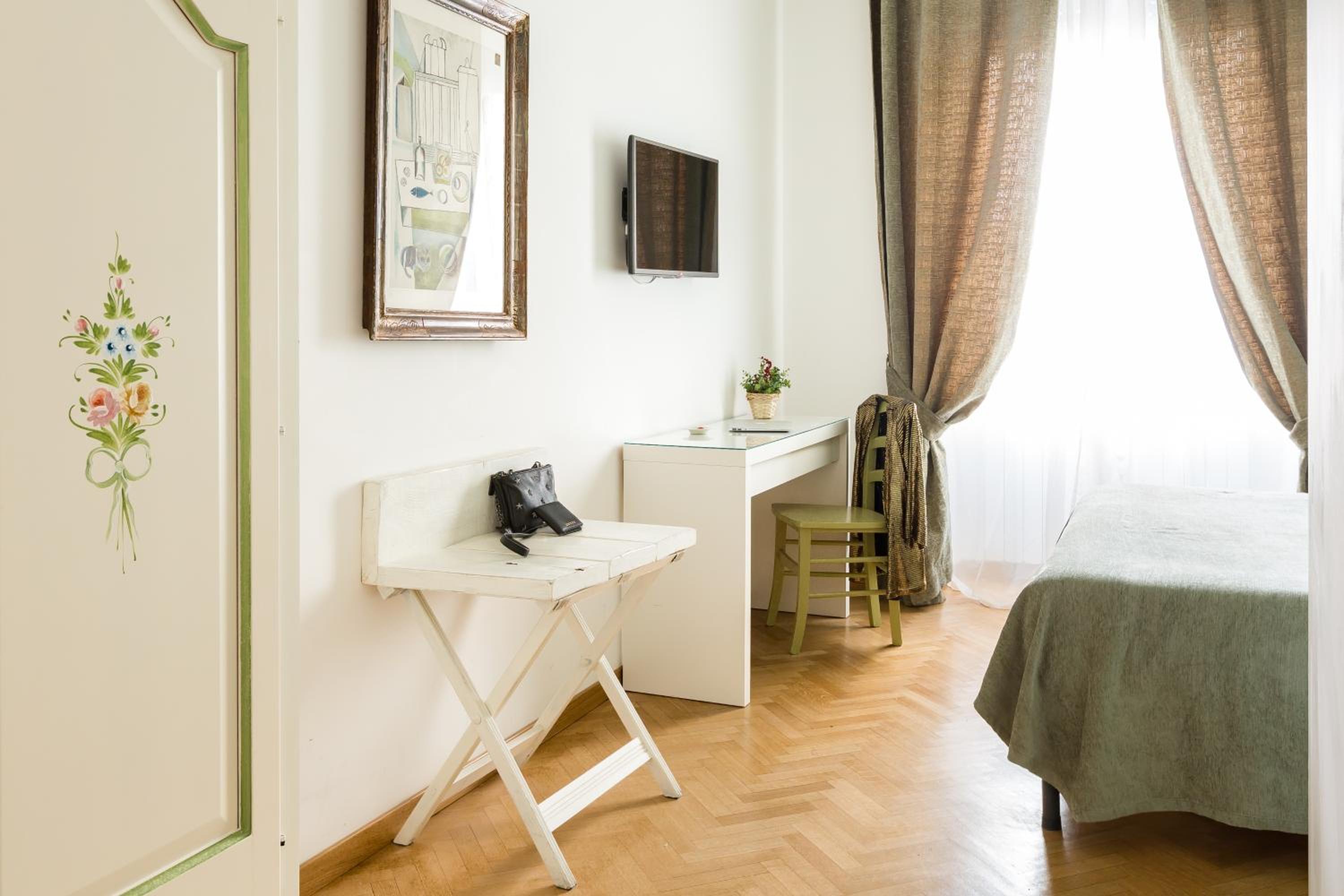 Single Room photo 2
