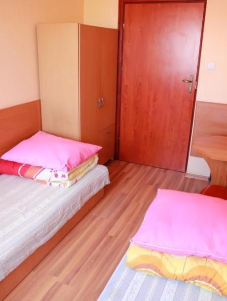 Single Room with Shared Bathroom