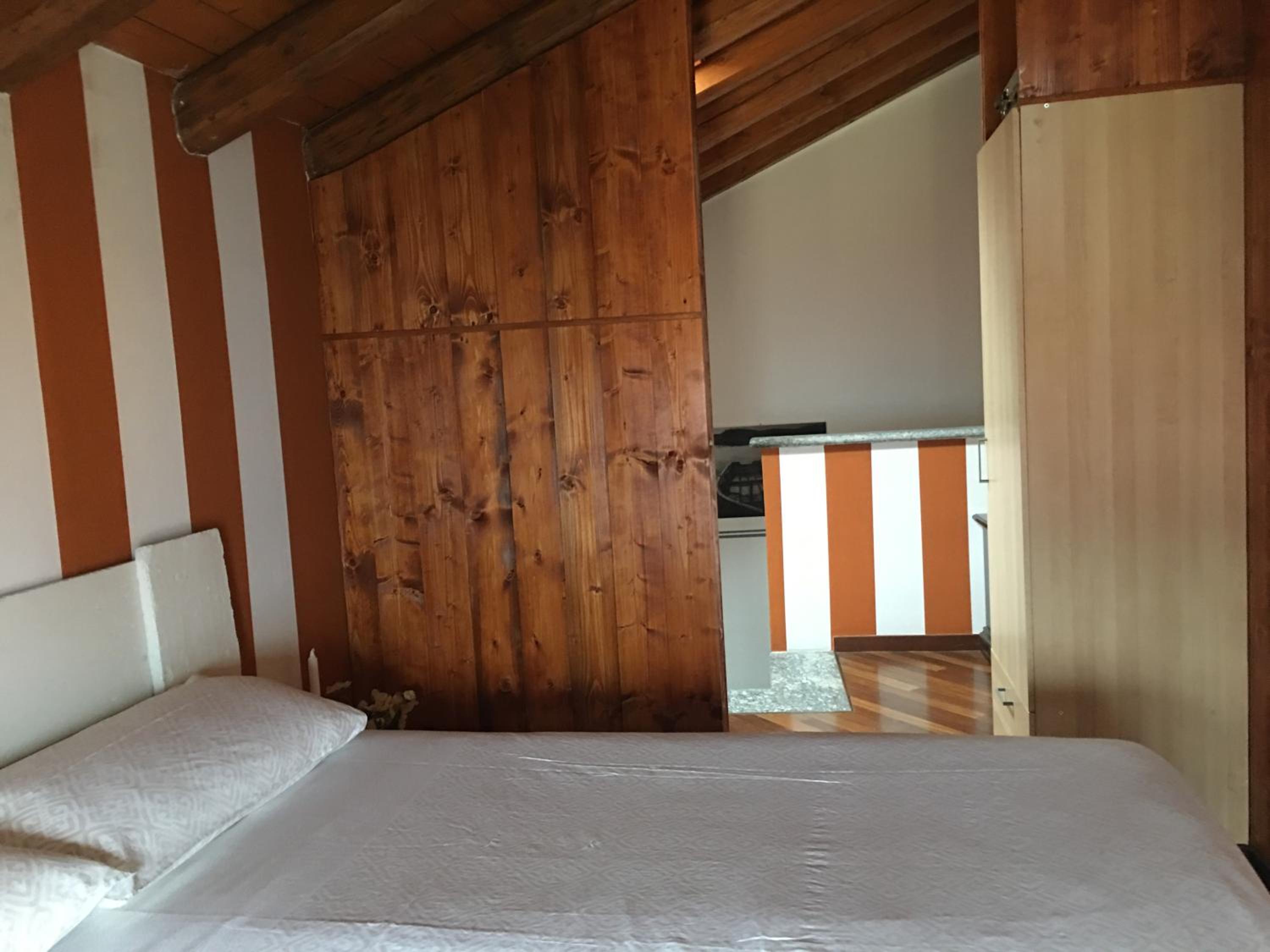 Two-Bedroom House - Photo 21