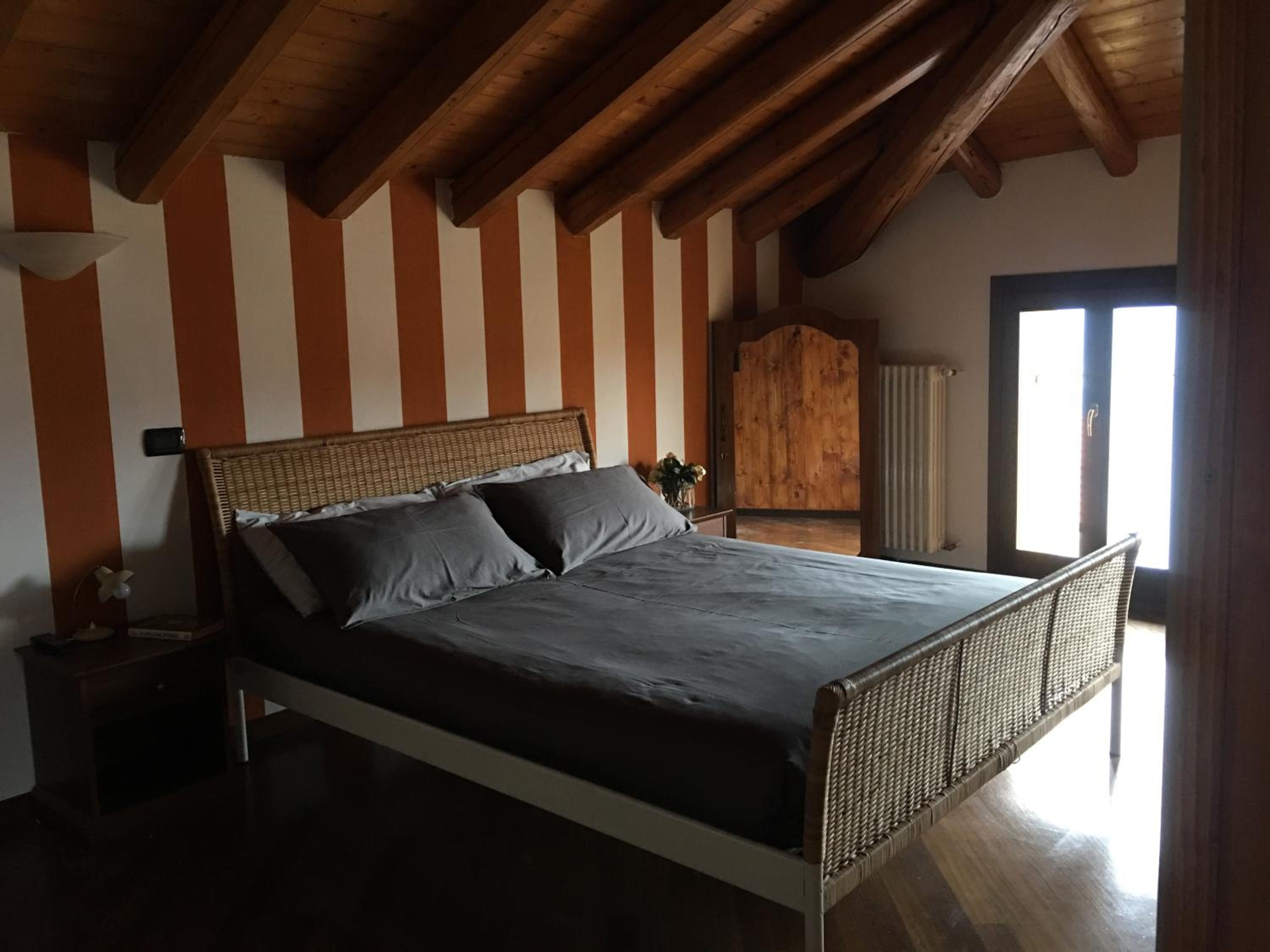 Two-Bedroom House - Photo 29