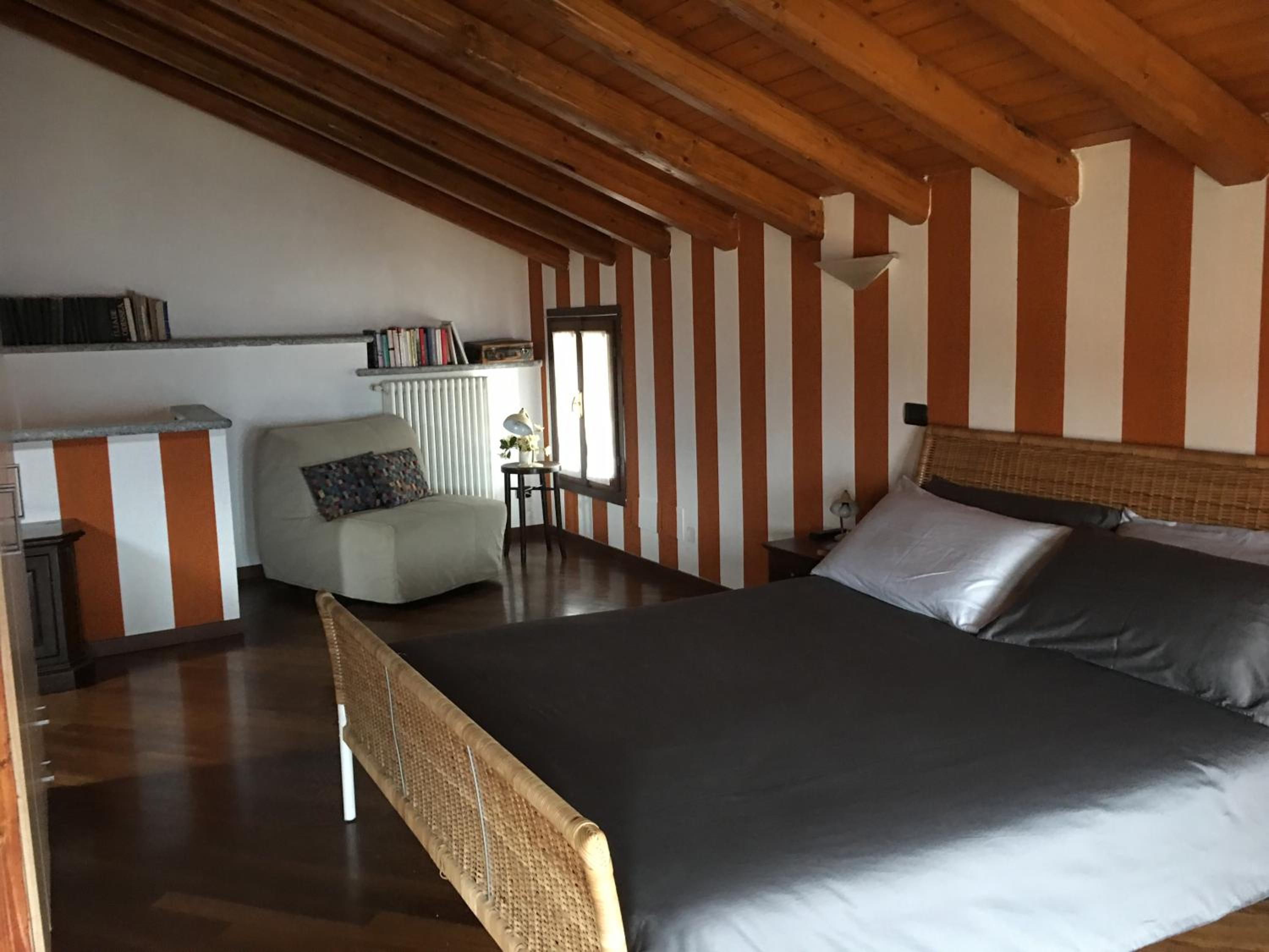 Two-Bedroom House - Photo 30