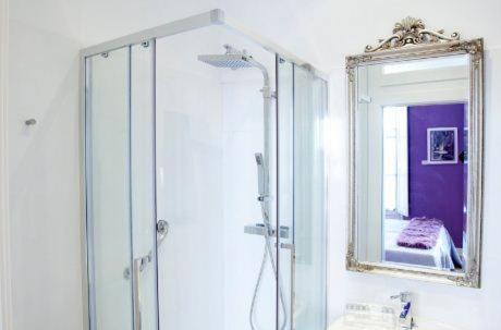 Double or Twin Room - Photo 11