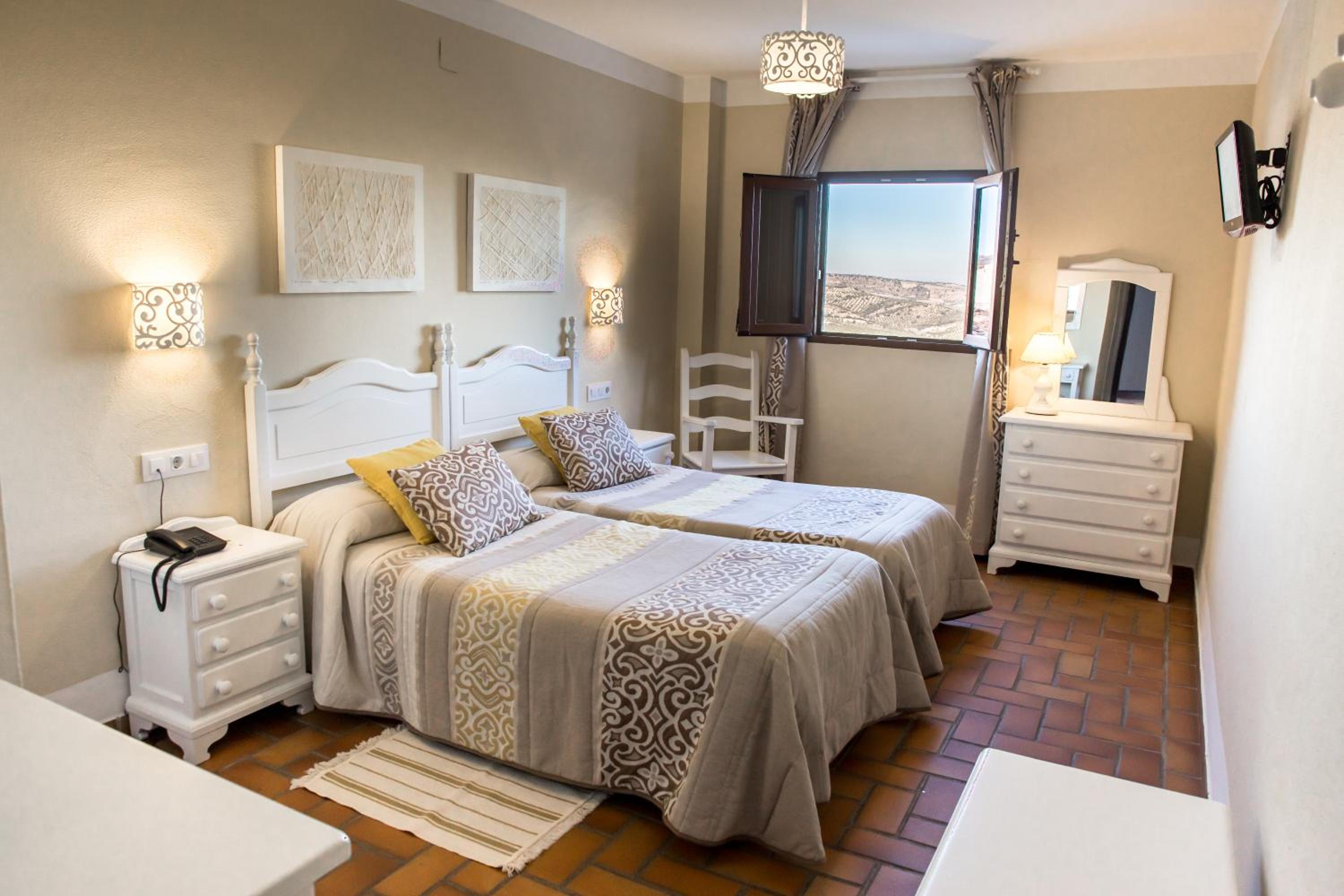 Twin Room - Photo 1
