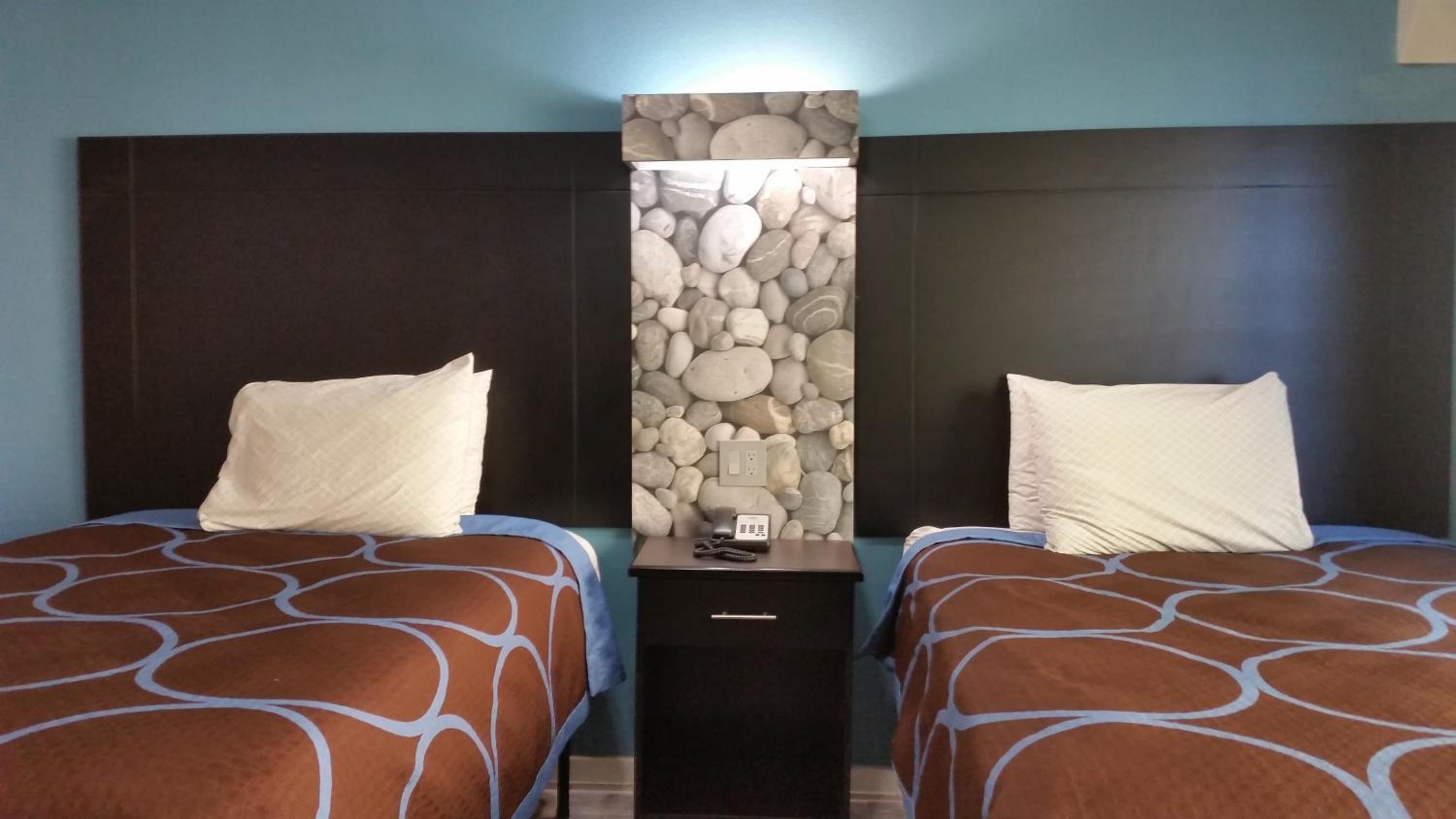 Standard Double Room - No View - Photo 14