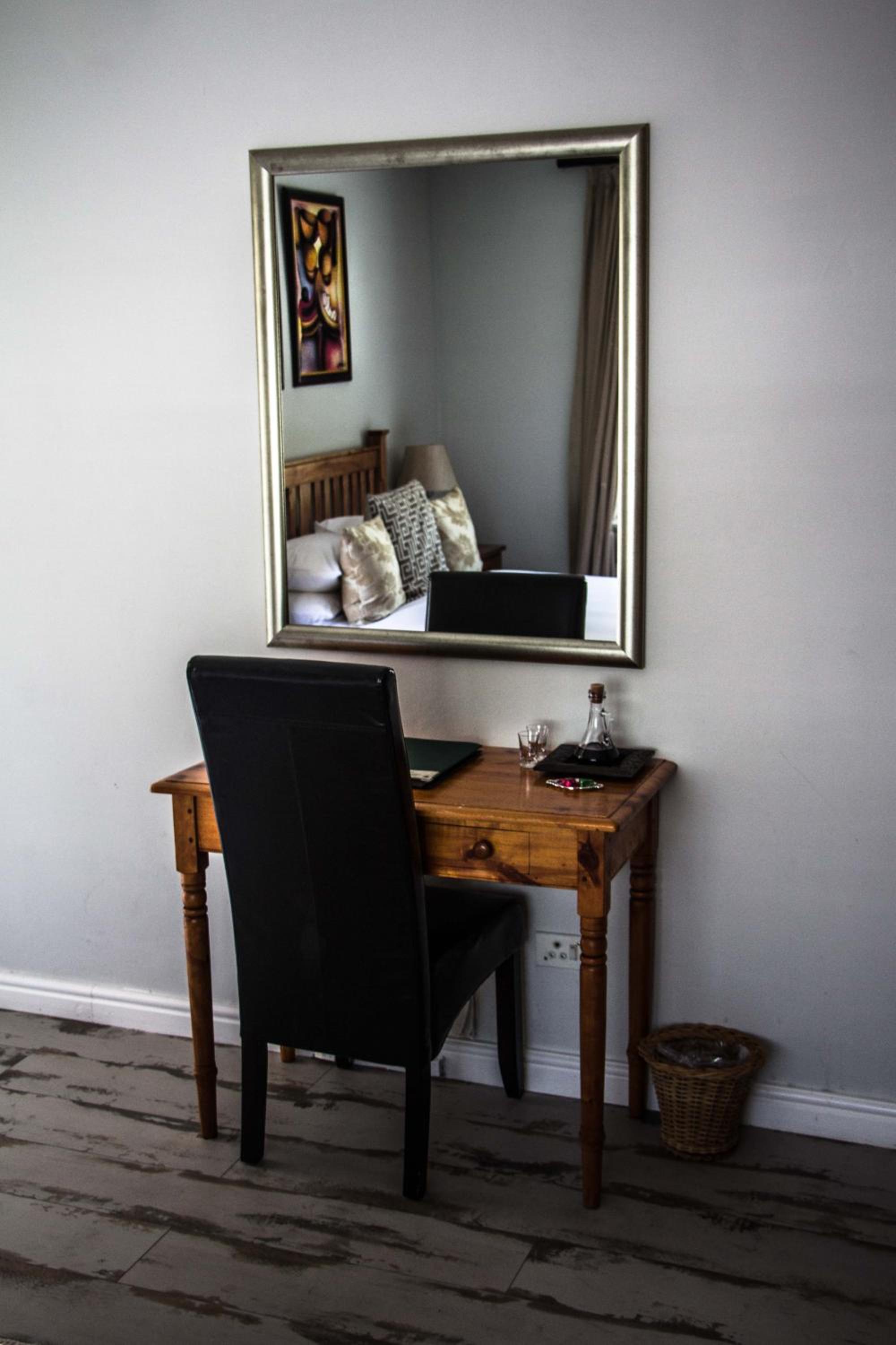 Standard Double or Twin Room - Photo 2