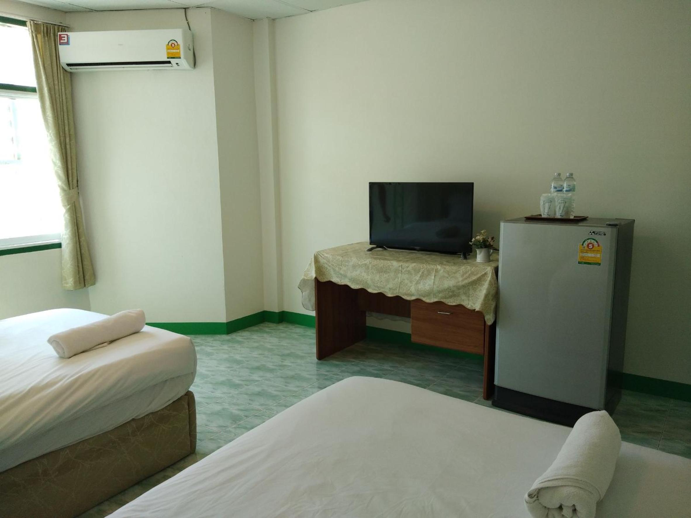 Twin Room - Photo 4
