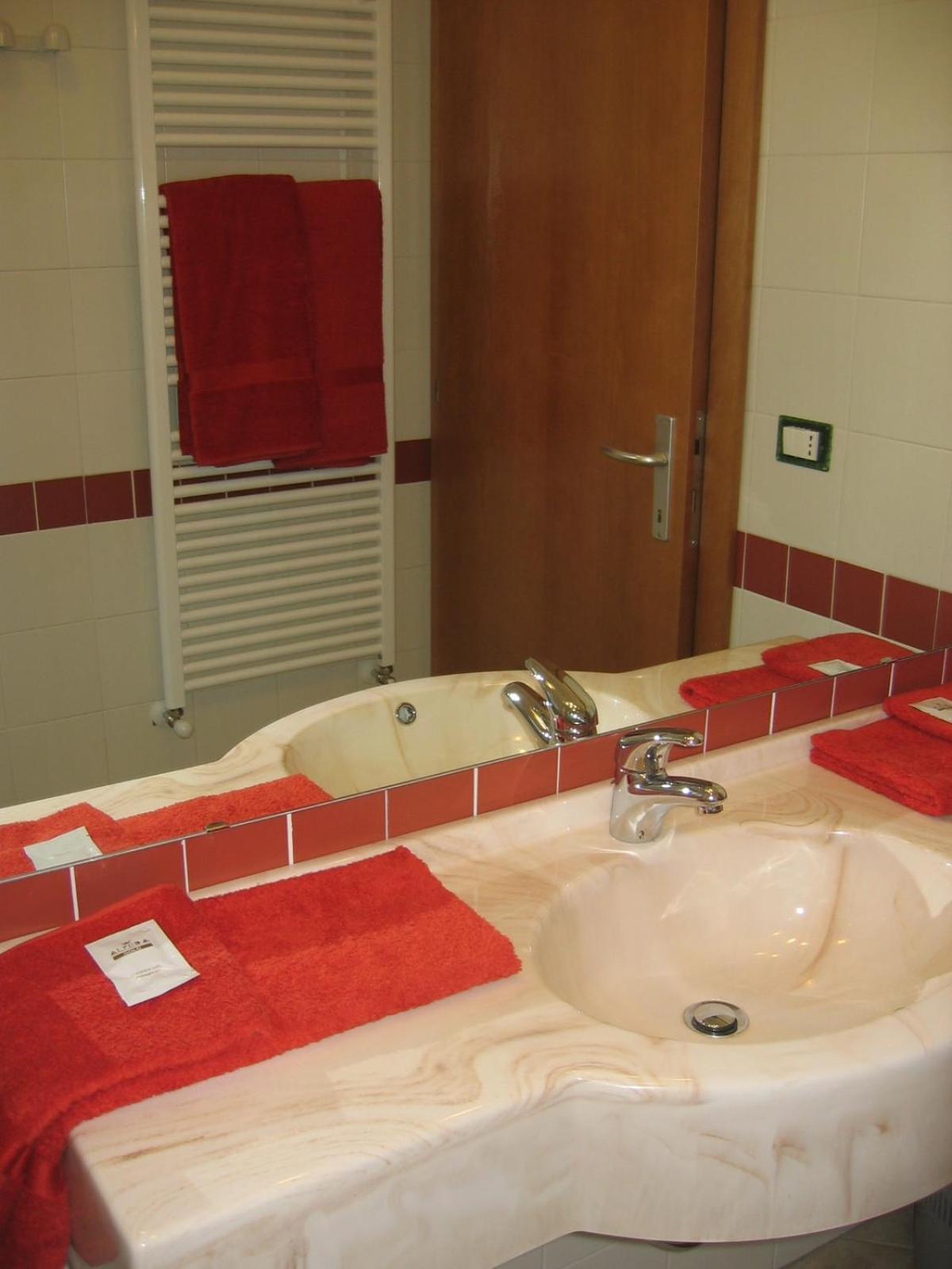 Double or Twin Room photo 2