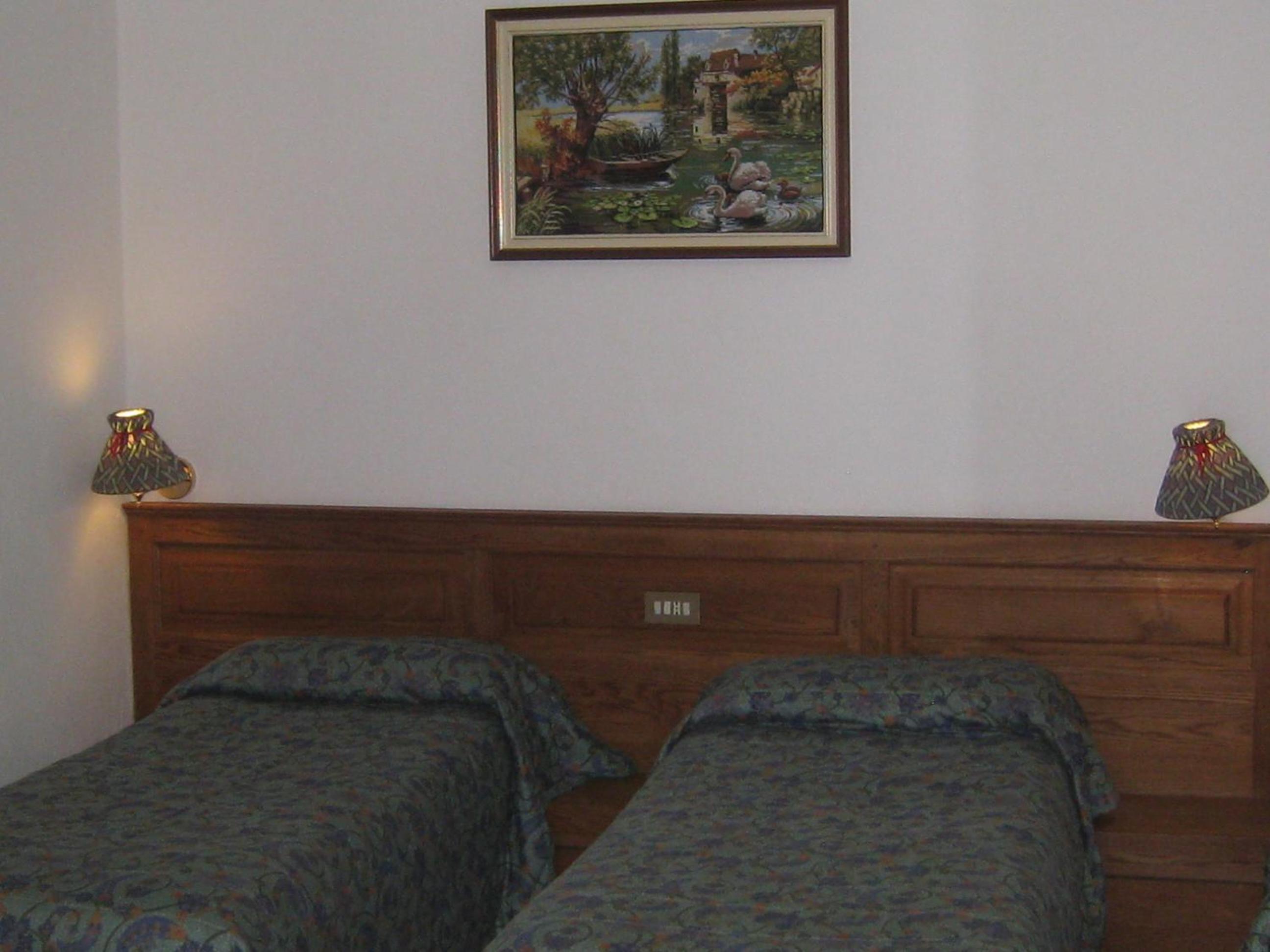 Double or Twin Room - Photo 3