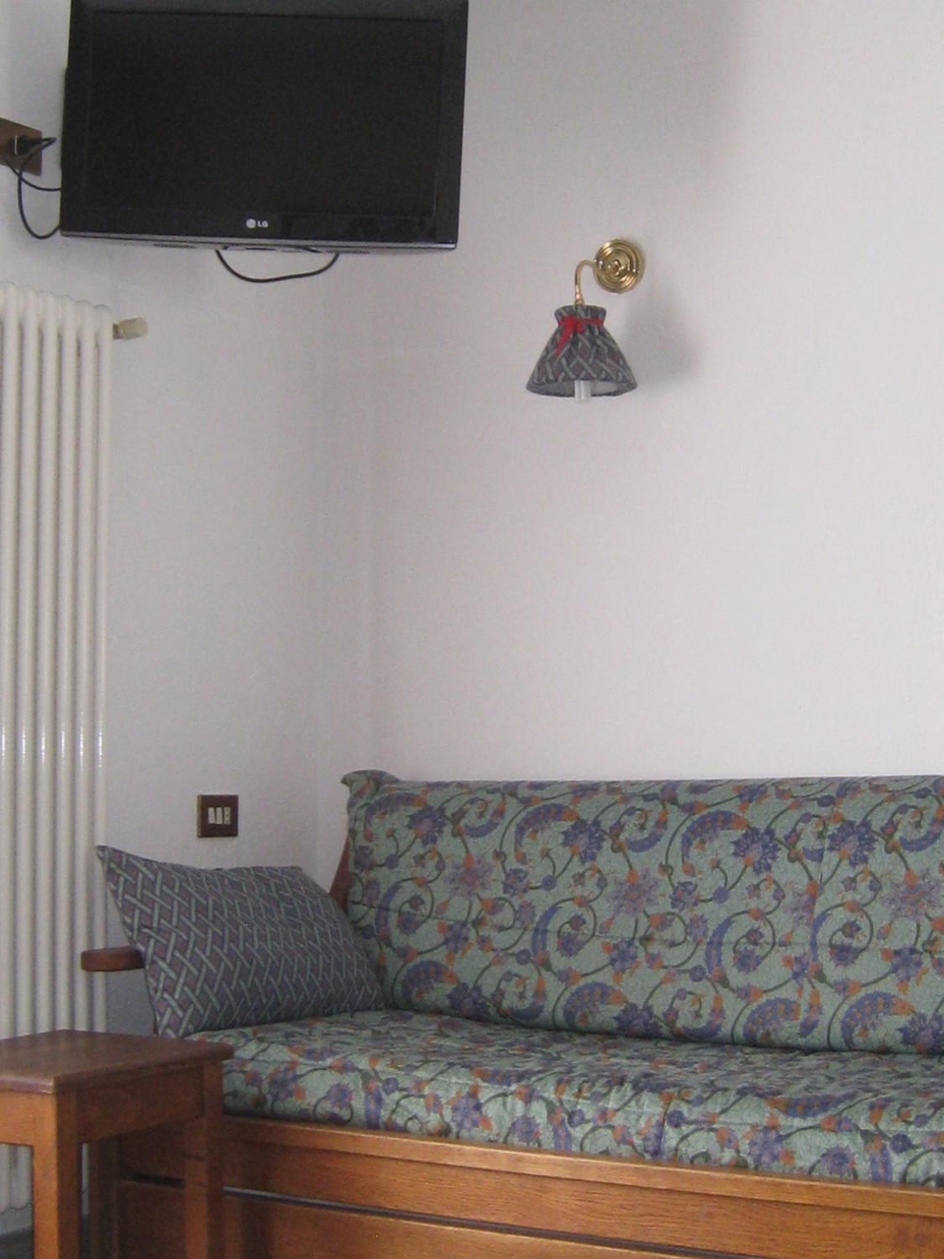 Quadruple Room - Photo 7