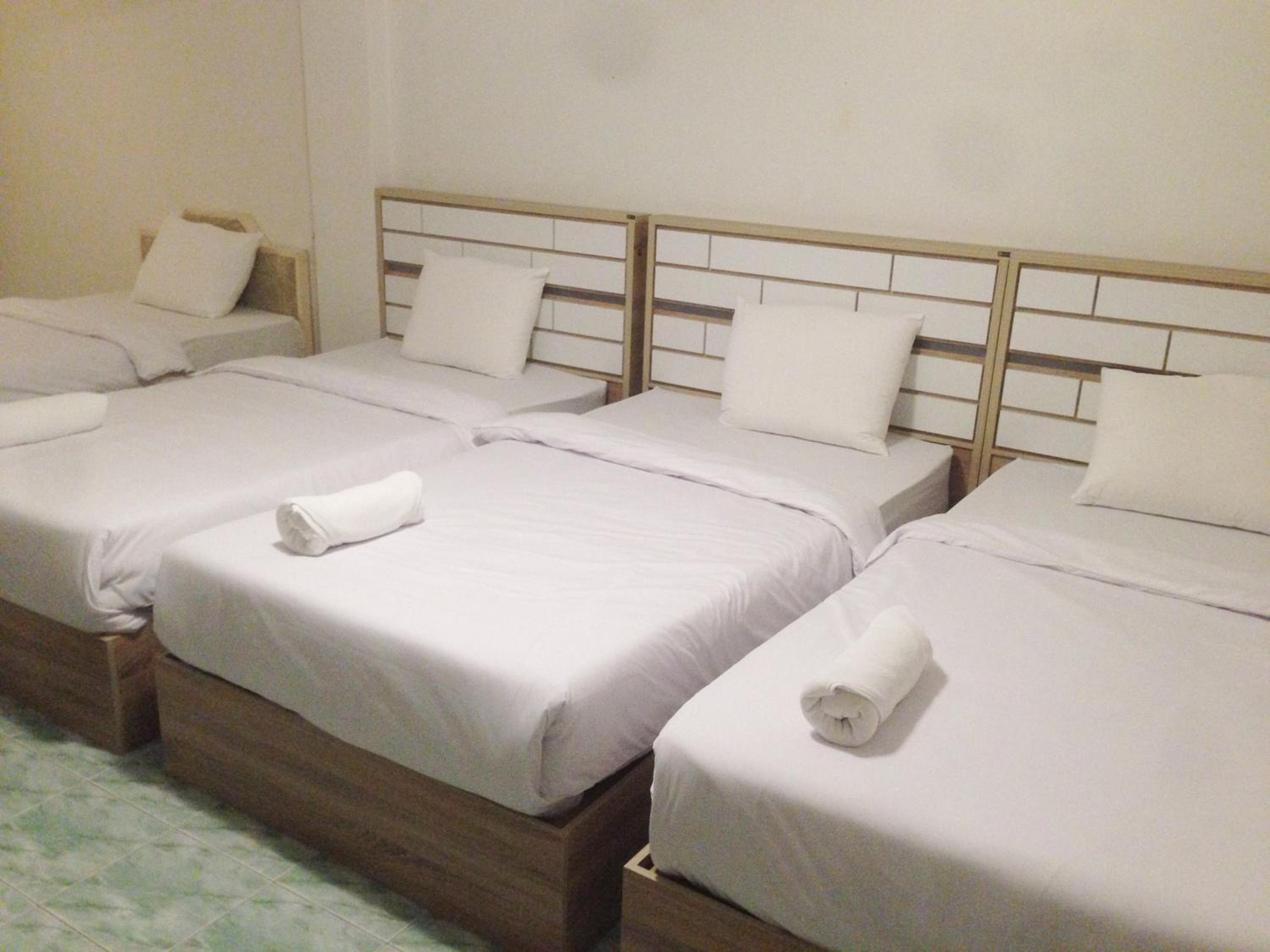 Quadruple Room - Photo 1