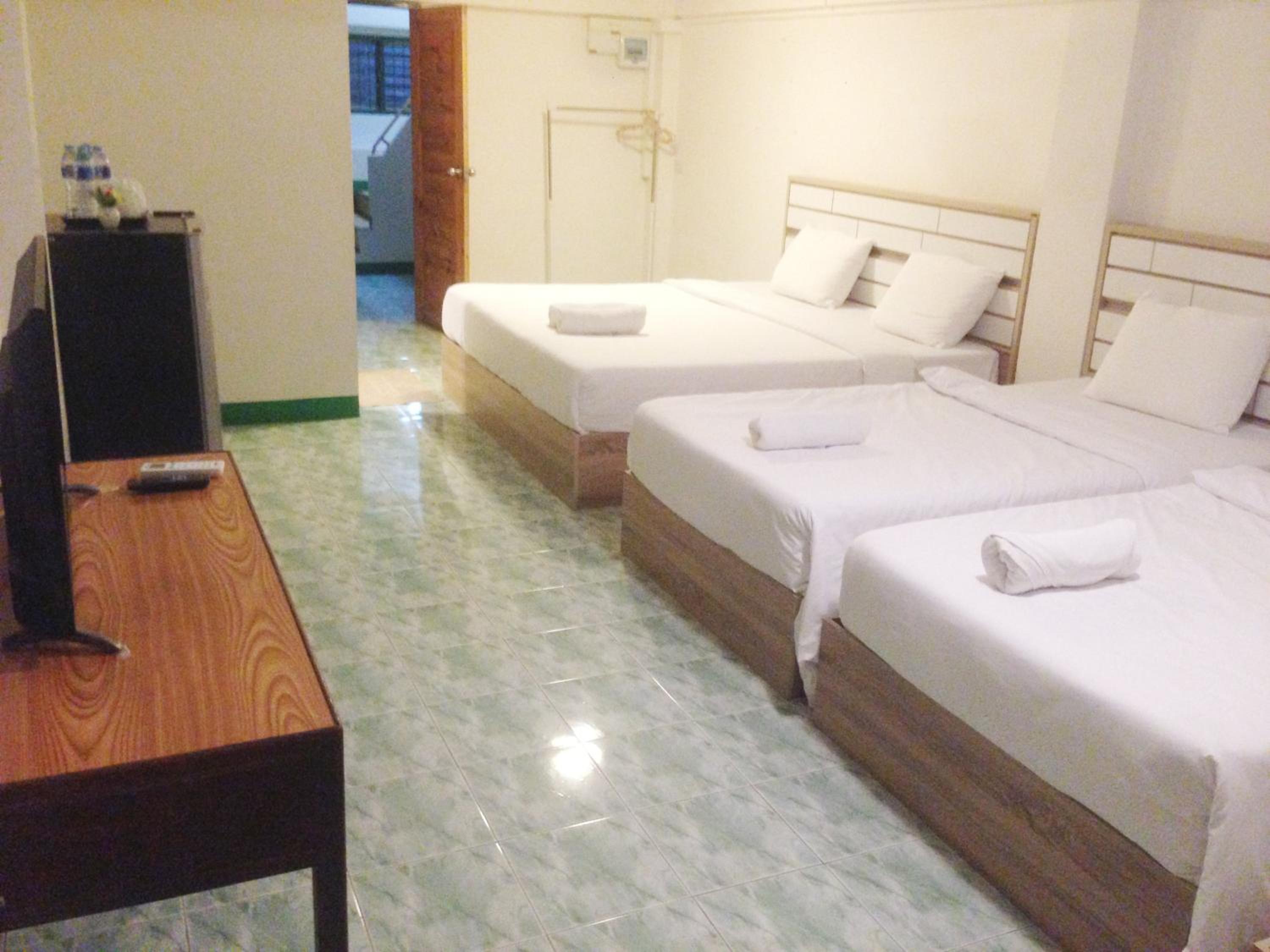 Quadruple Room - Photo 2