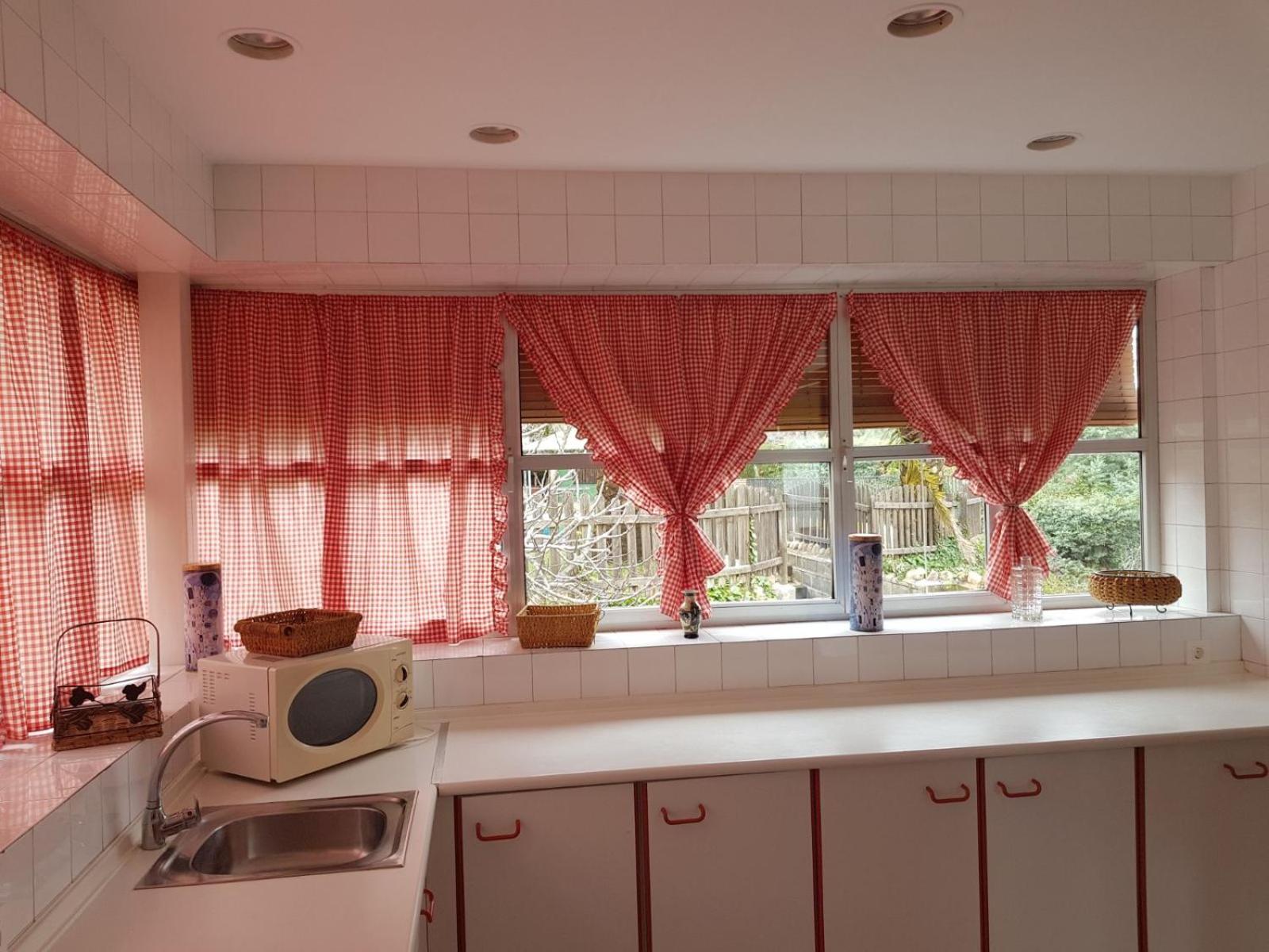 Four-Bedroom House photo 2