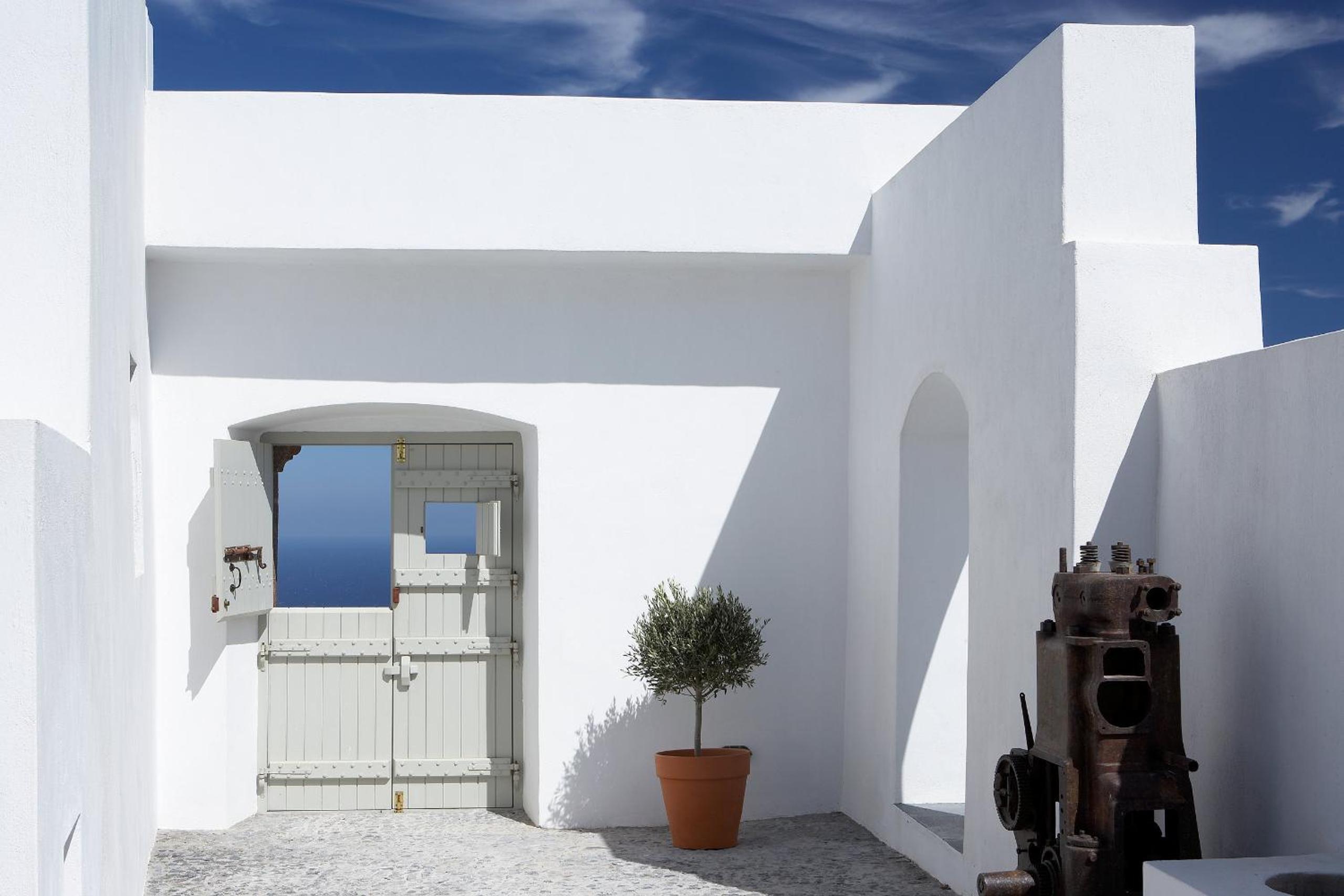 Villa (16 adults) with Car Rental Package photo 2