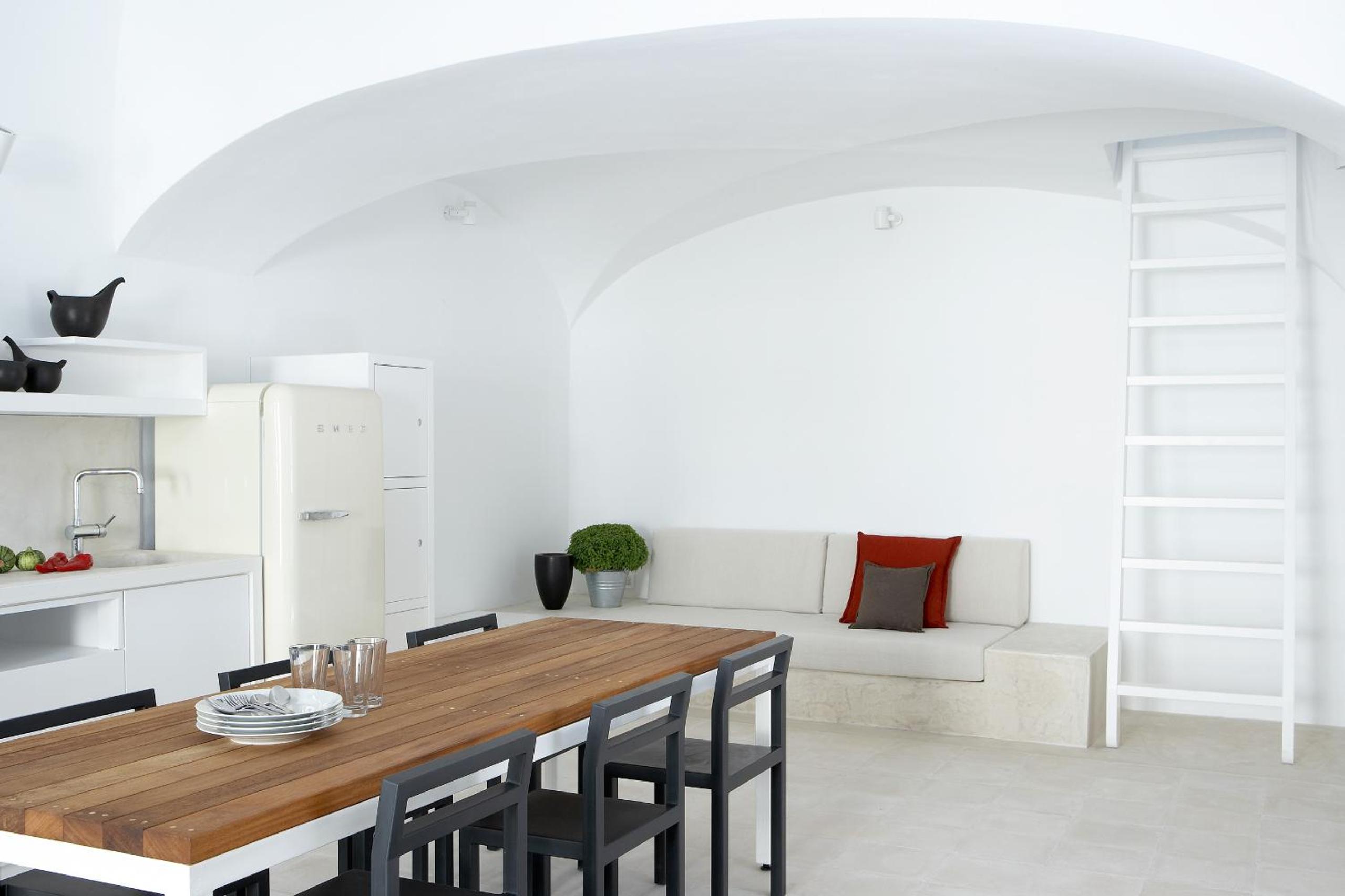Two-Bedroom Villa - Photo 9